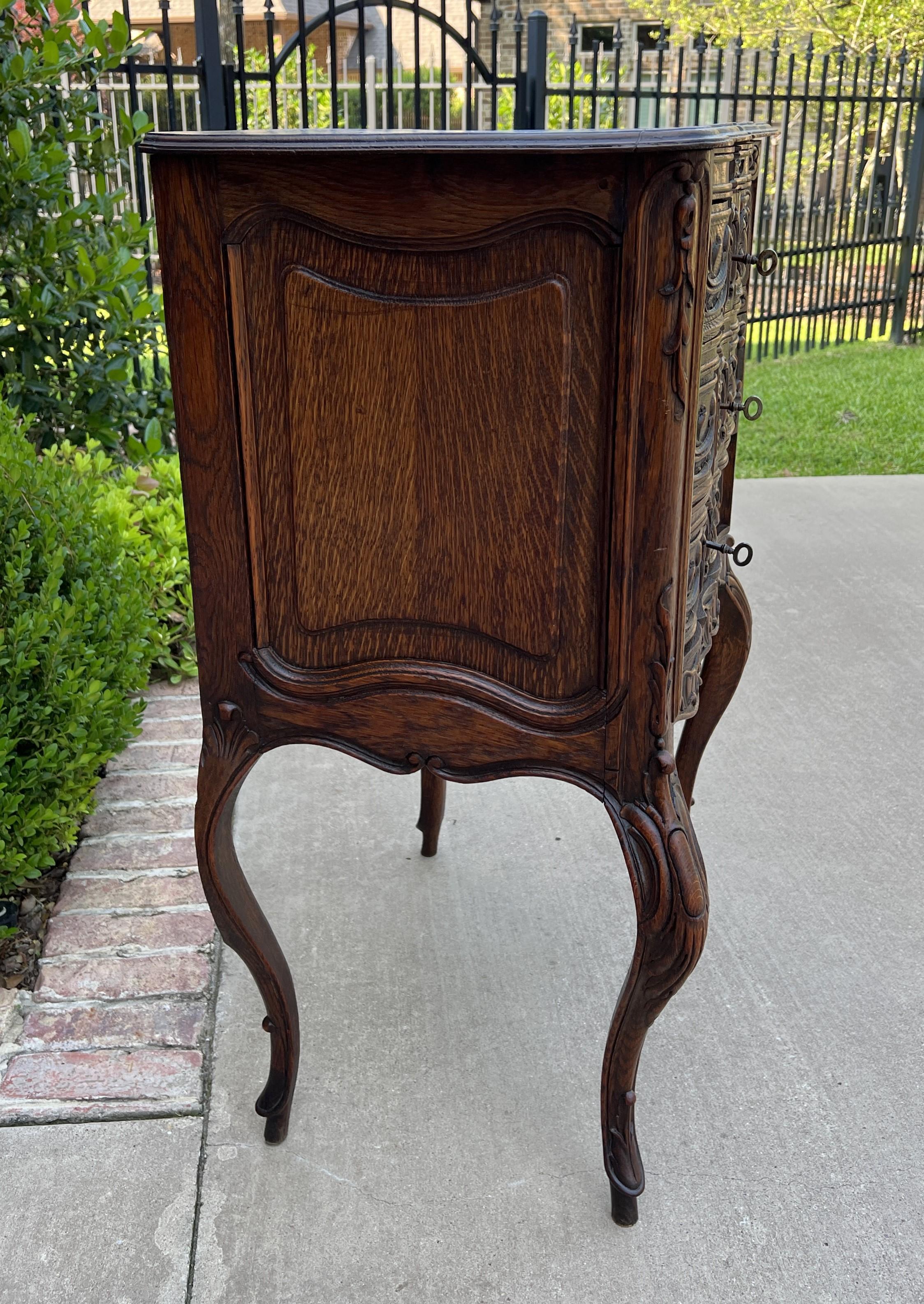 Early 20th Century Antique French Country Chest of Drawers Lingerie Cabinet Nightstand with Keys