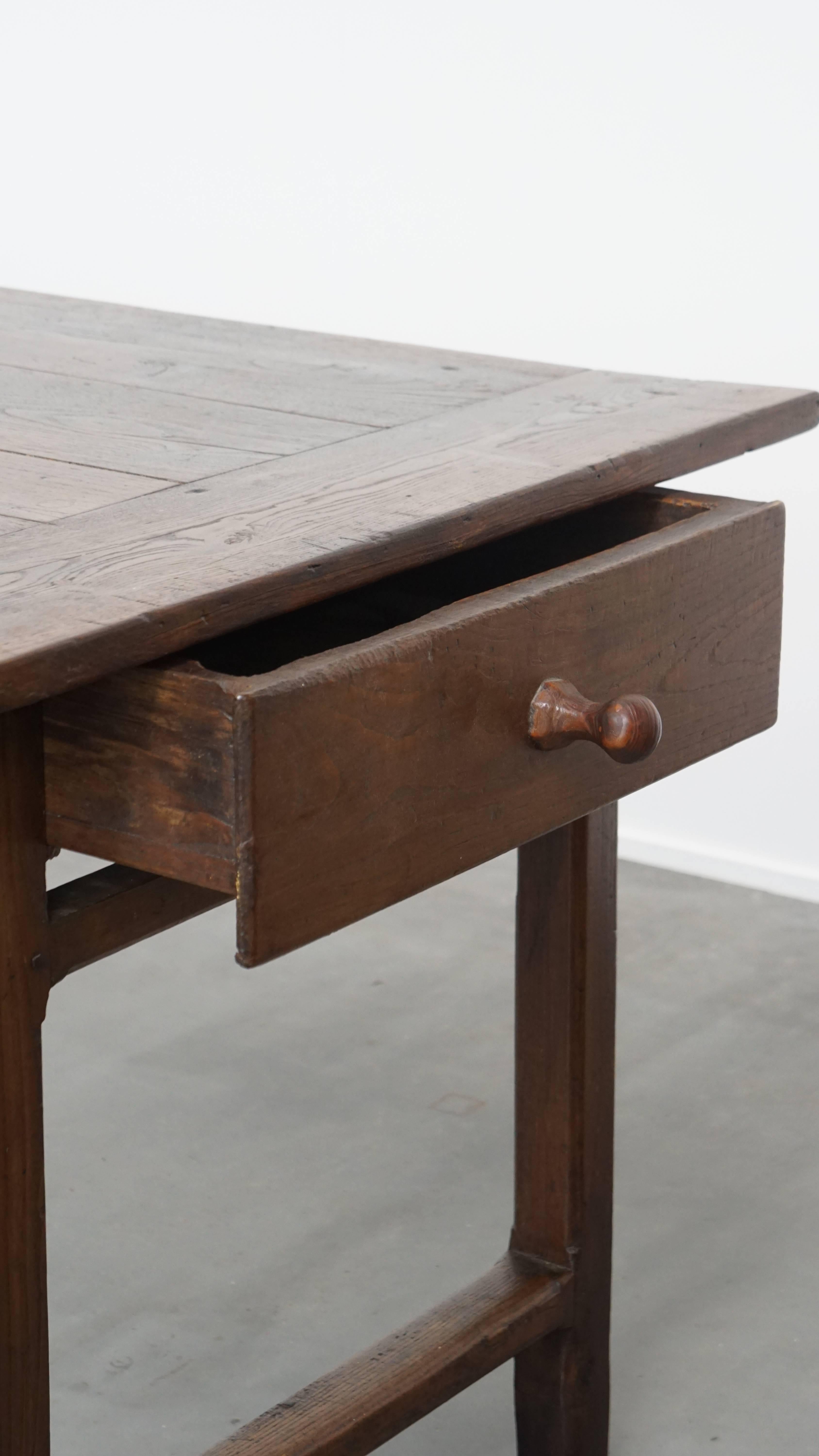 Table de salle à manger en châtaignier, Antique French Country, début du 19ème siècle en vente 4