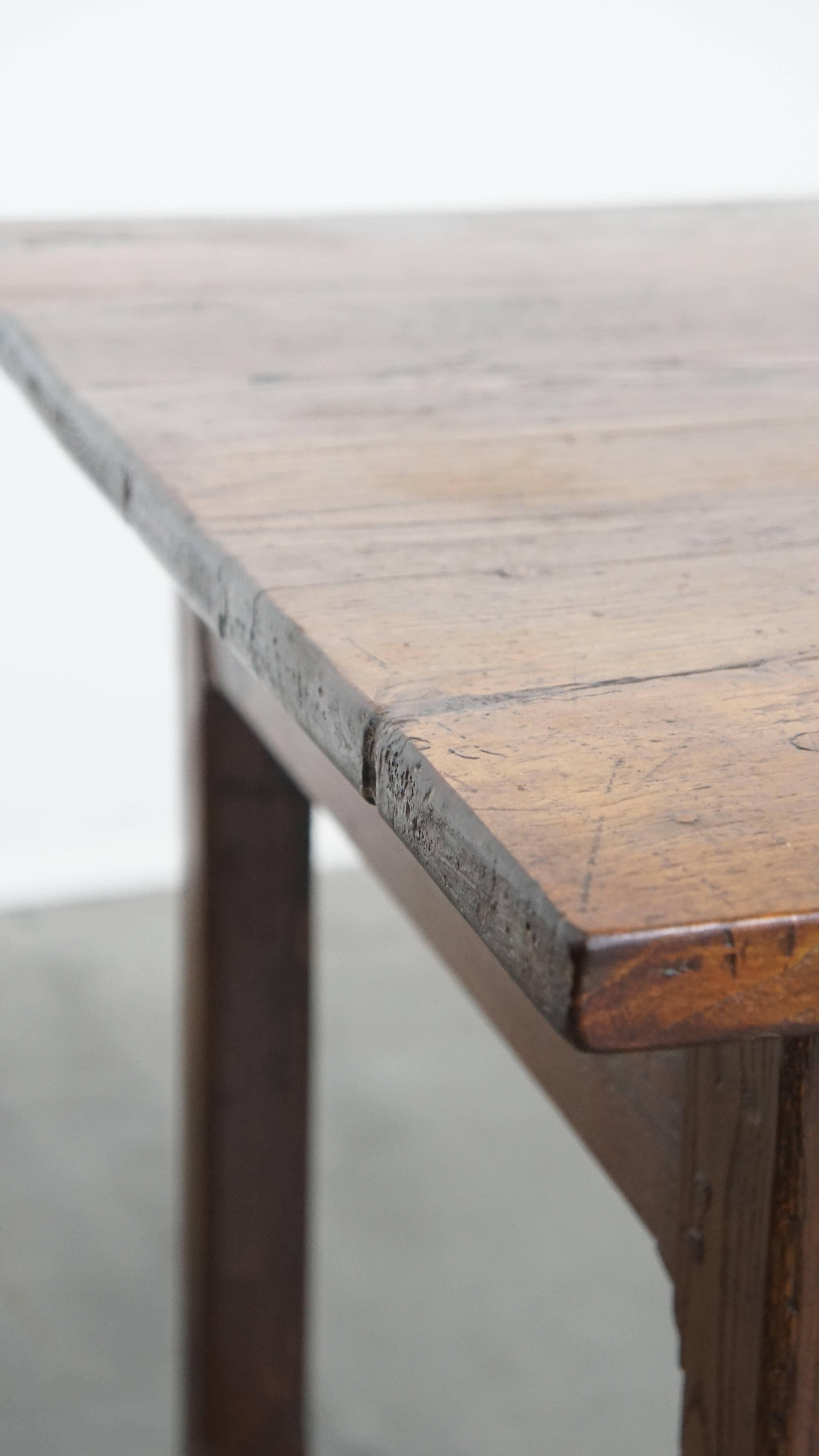 Table de salle à manger en châtaignier, Antique French Country, début du 19ème siècle en vente 9