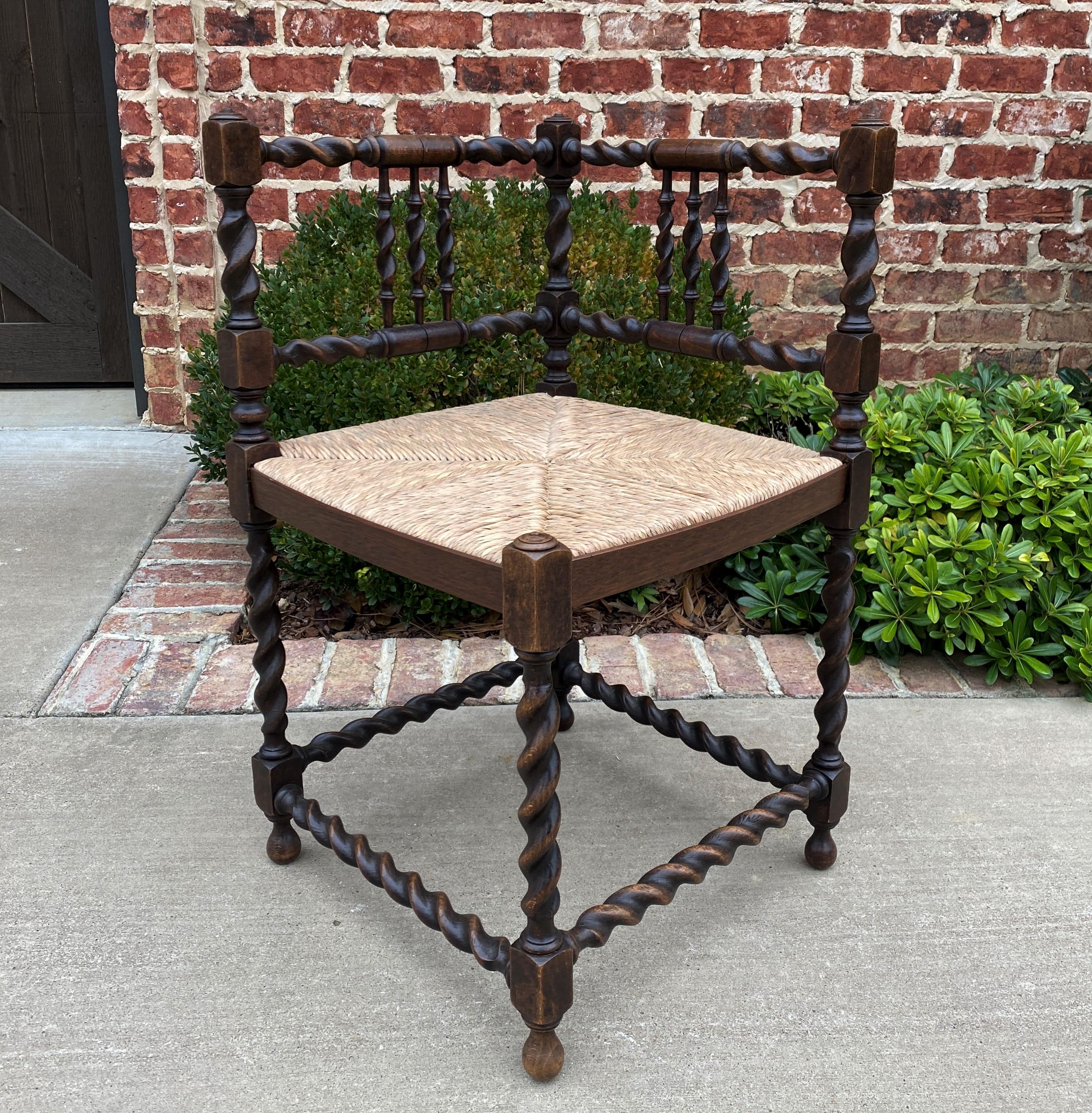 Antique French Country Corner Chair Oak Barley Twist Rush Seat Petite Farmhouse In Good Condition In Tyler, TX
