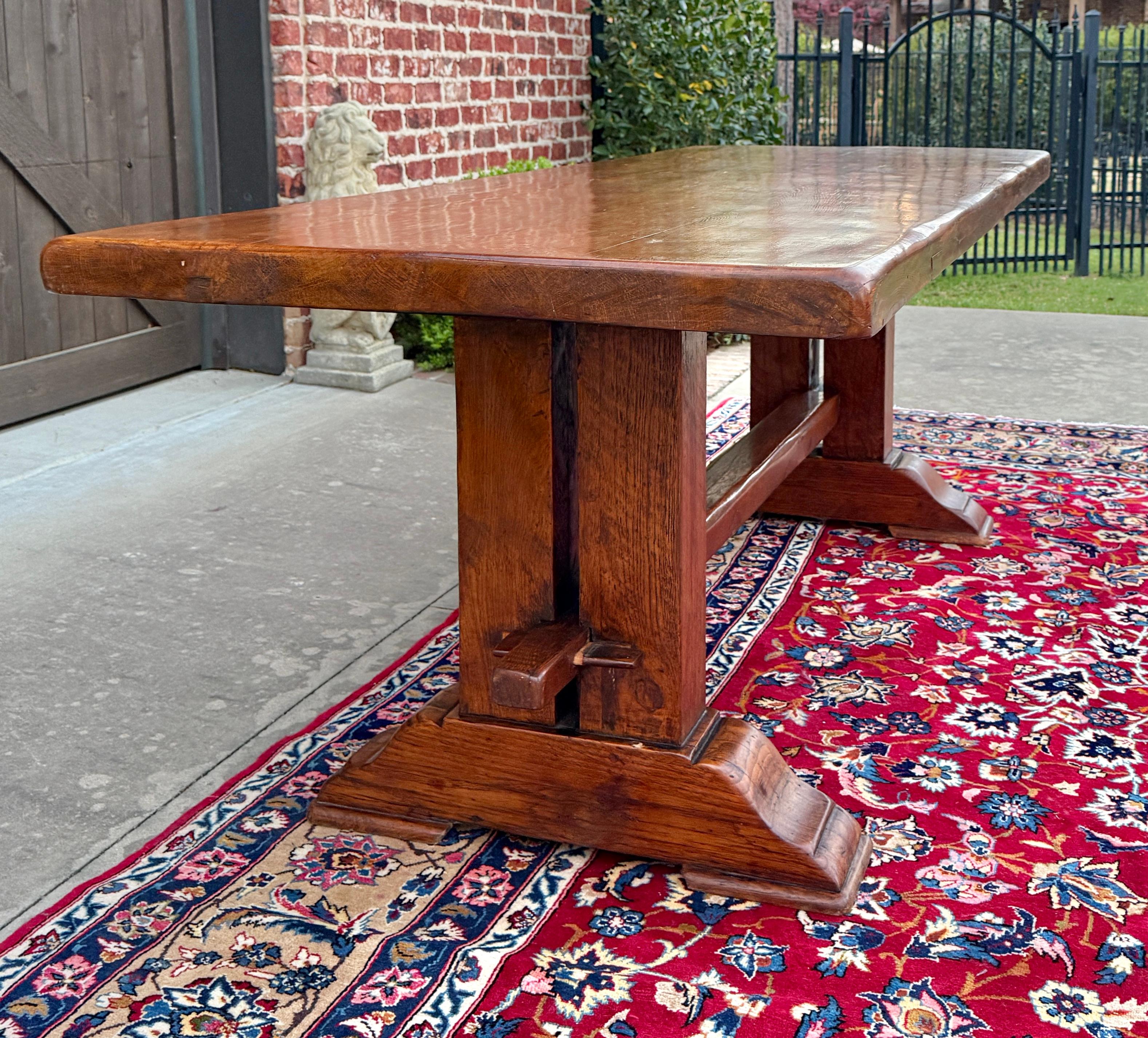 Ancienne table à manger de ferme française en chêne à double balustre vers 1900-20 en vente 3