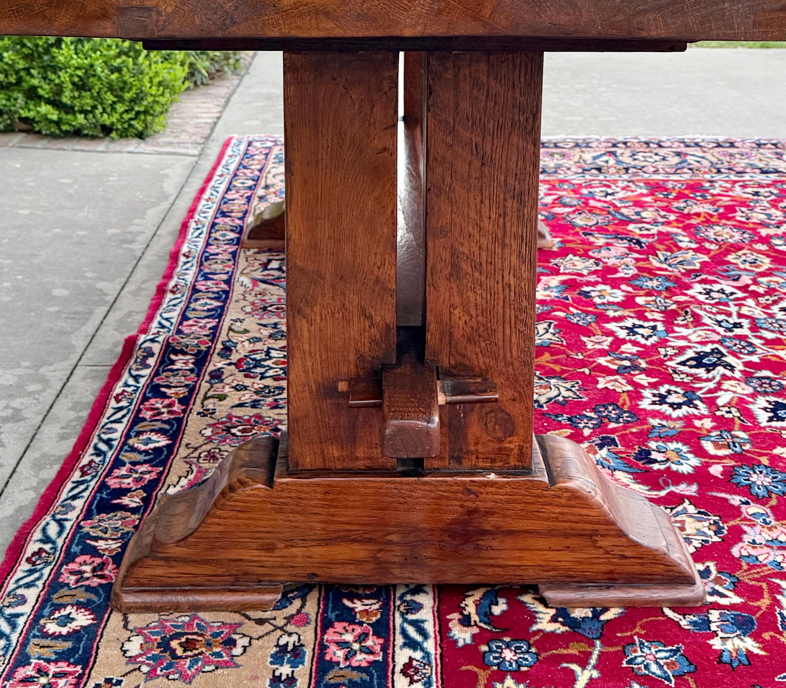 Ancienne table à manger de ferme française en chêne à double balustre vers 1900-20 en vente 5
