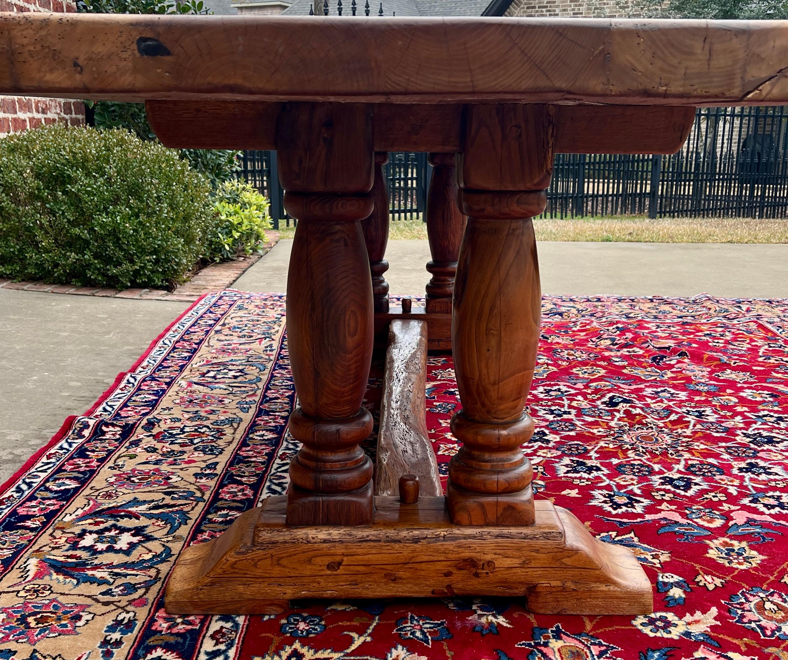 Ancienne table à manger de ferme française en chêne à double balustre, vers 1900-20 en vente 7