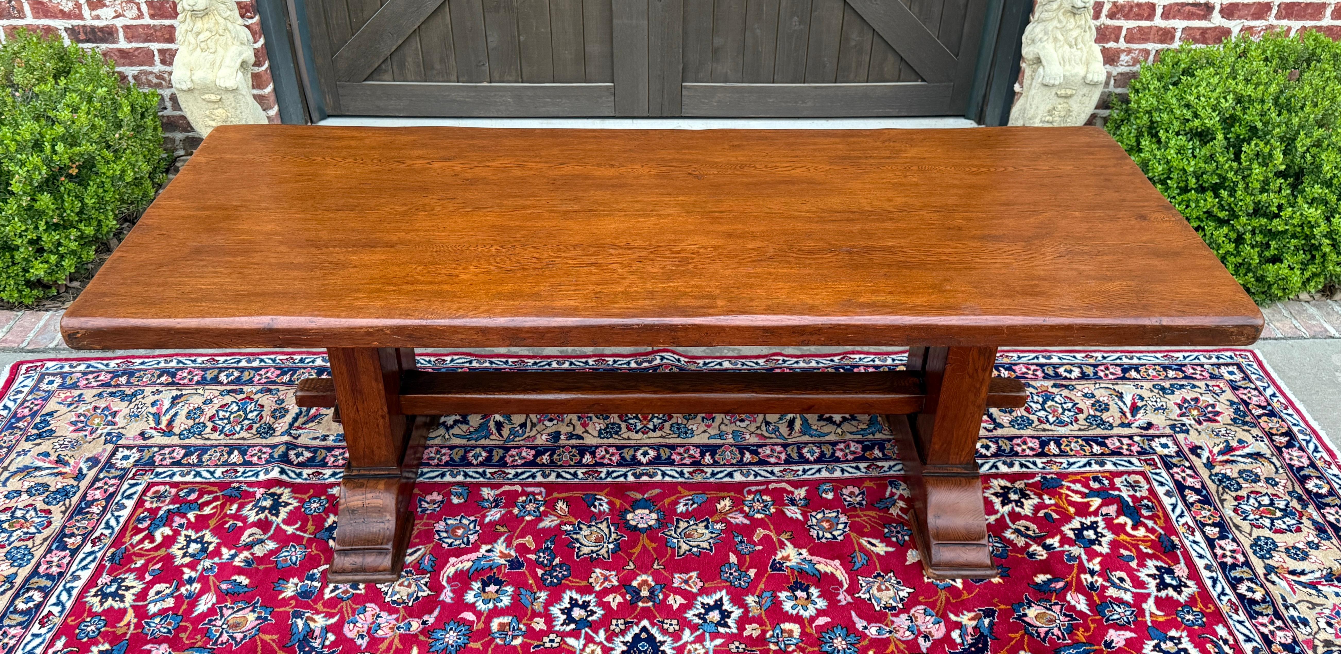 Ancienne table à manger de ferme française en chêne à double balustre vers 1900-20 en vente 7