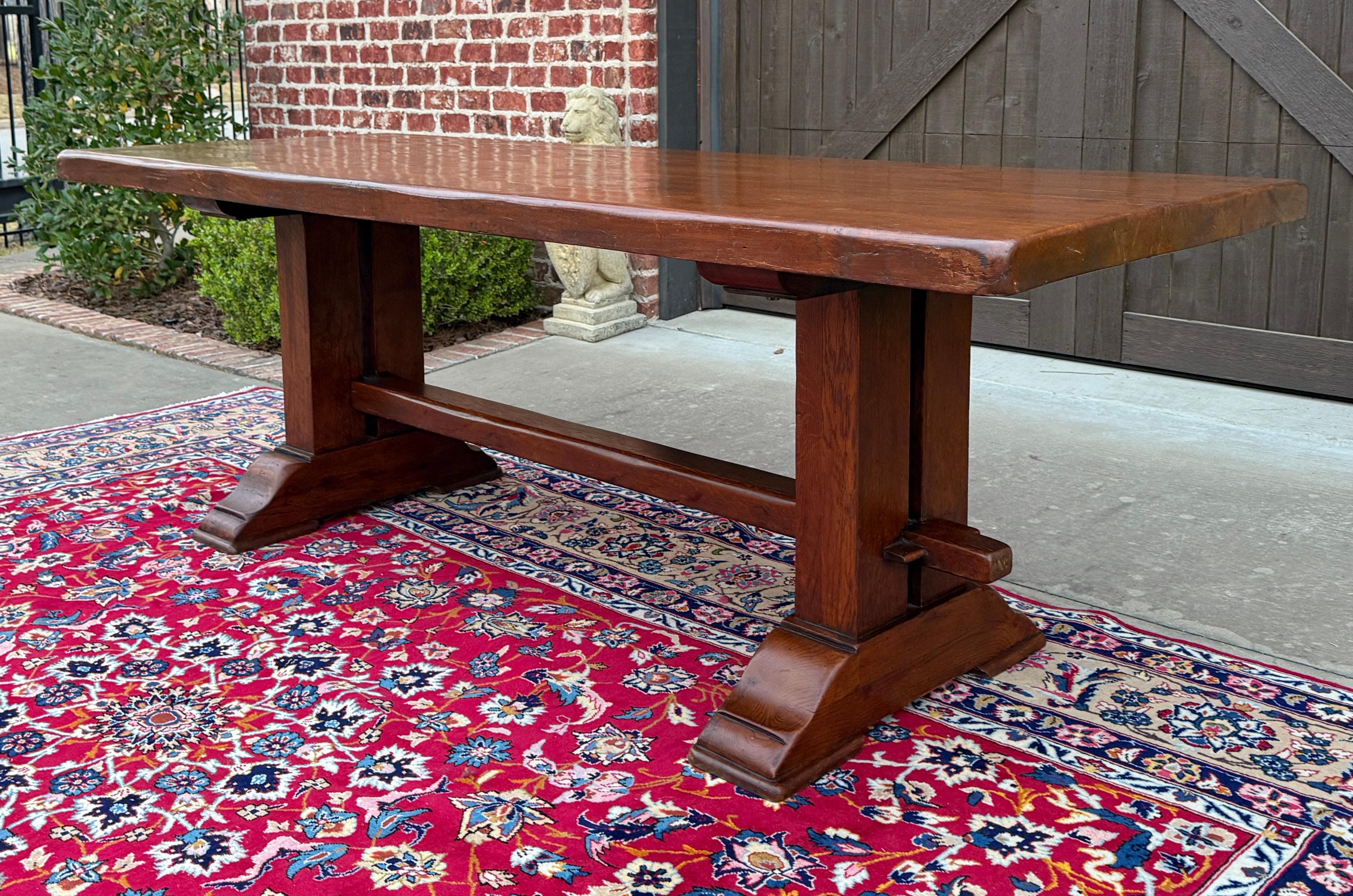 Ancienne table à manger de ferme française en chêne à double balustre vers 1900-20 en vente 11