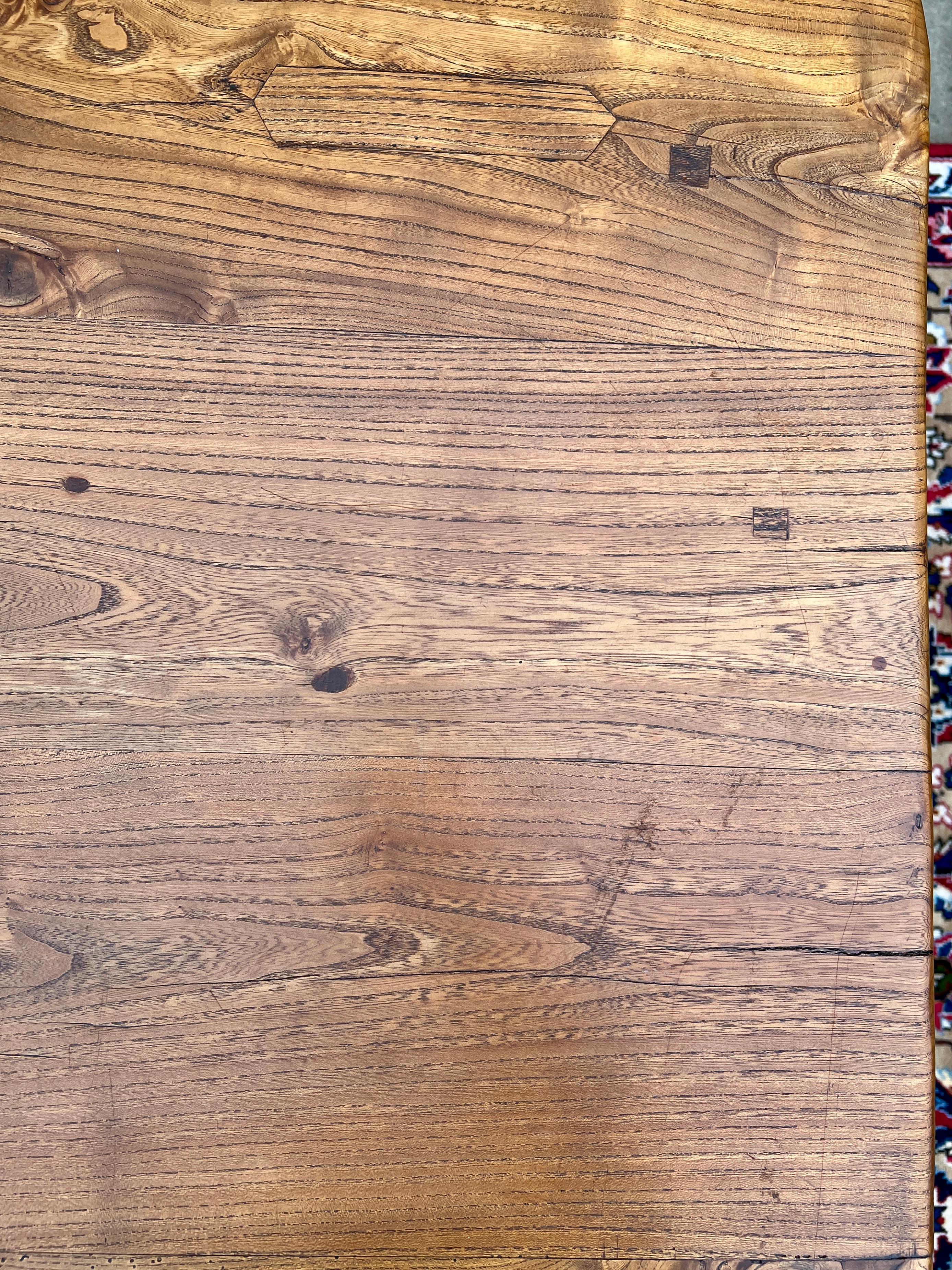 Ancienne table à manger de ferme française en chêne à double balustre, vers 1900-20 en vente 12