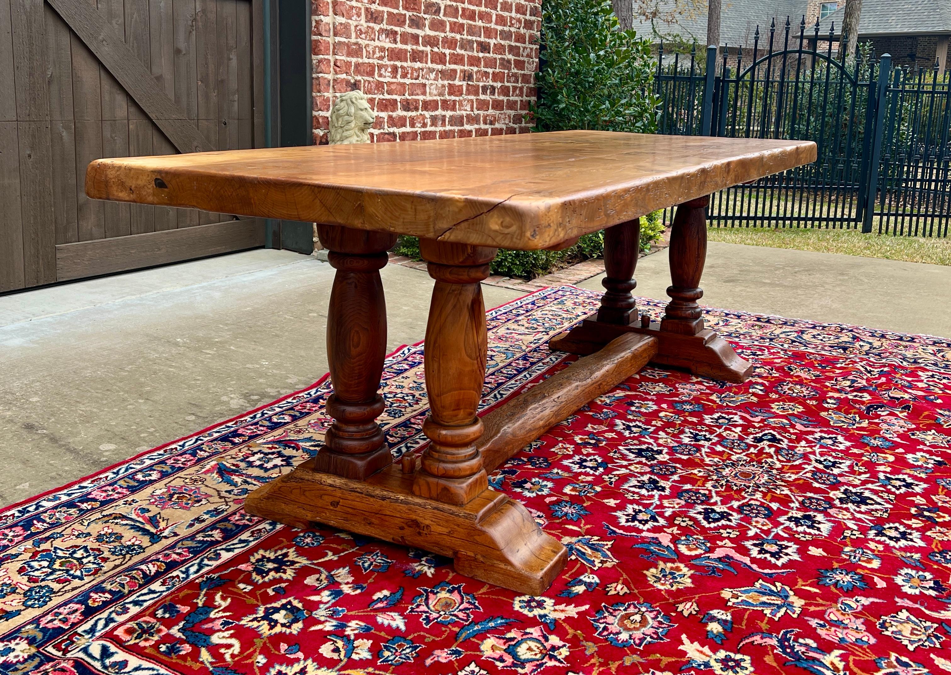 Ancienne table à manger de ferme française en chêne à double balustre, vers 1900-20 en vente 13