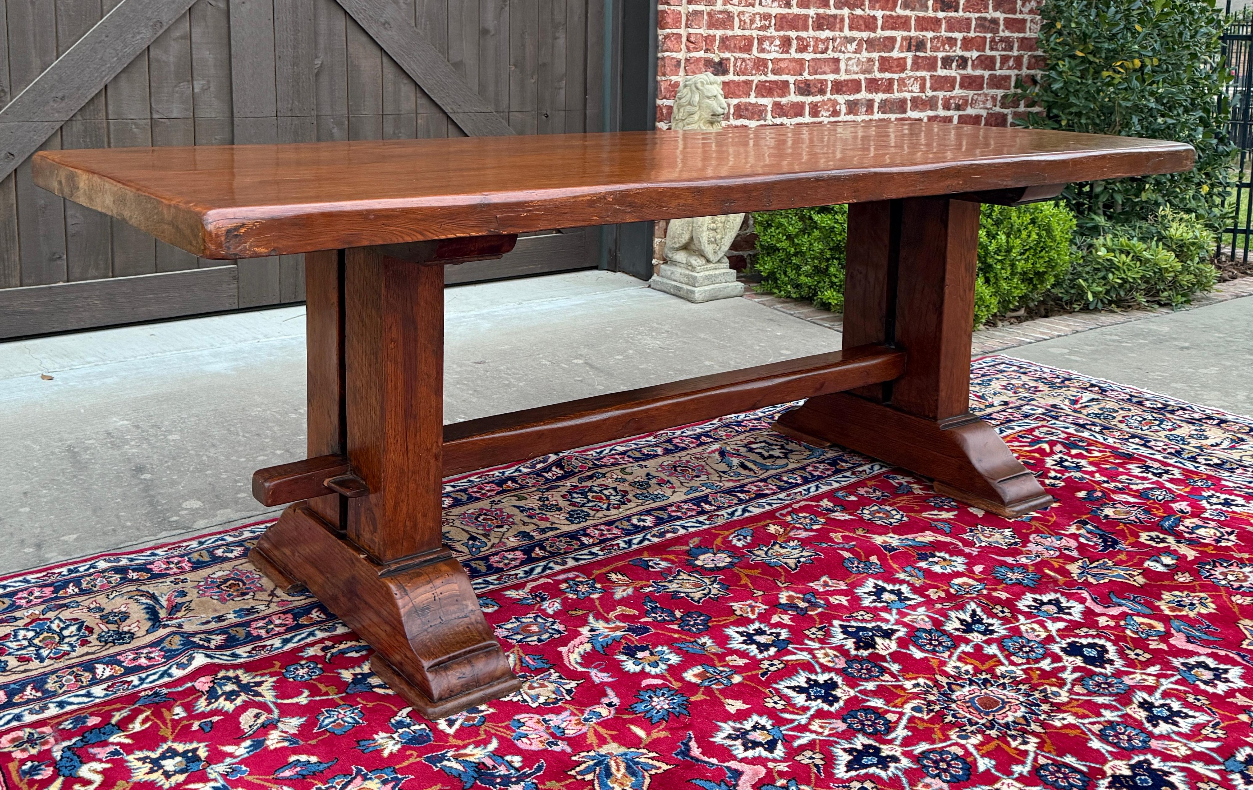Ancienne table à manger de ferme française en chêne à double balustre vers 1900-20 en vente 13