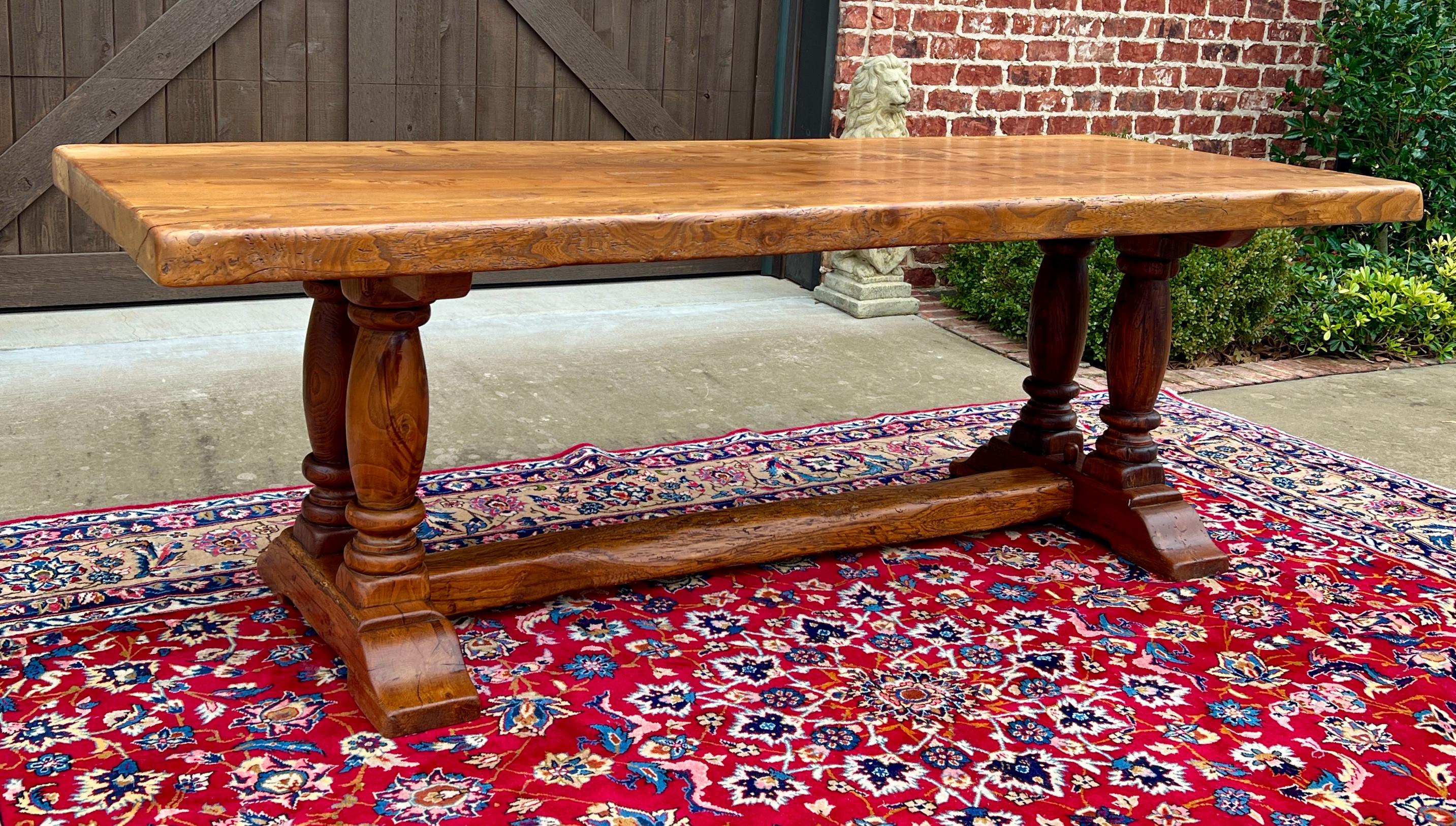 Provincial français Ancienne table à manger de ferme française en chêne à double balustre, vers 1900-20 en vente
