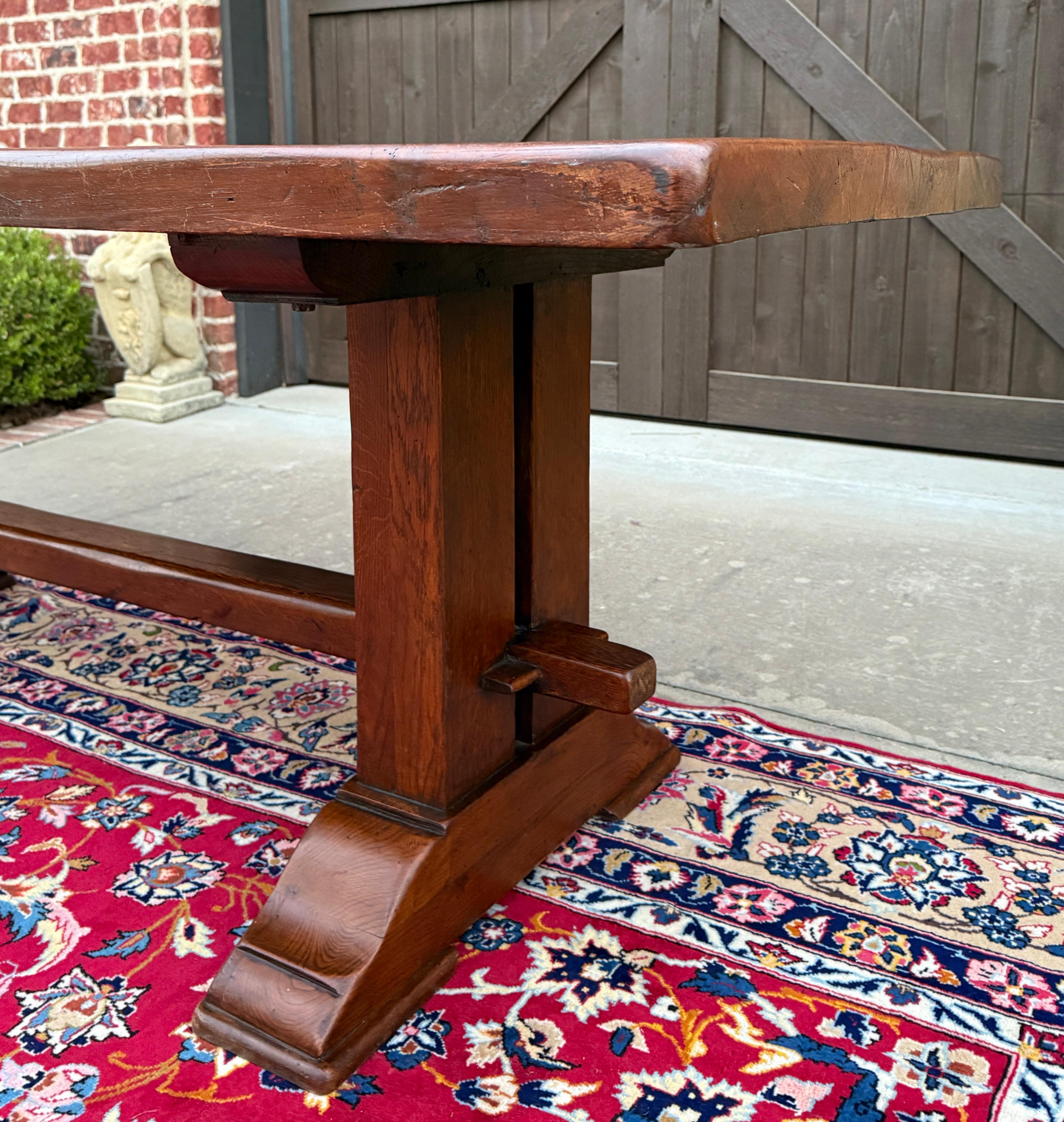Ancienne table à manger de ferme française en chêne à double balustre vers 1900-20 Bon état - En vente à Tyler, TX