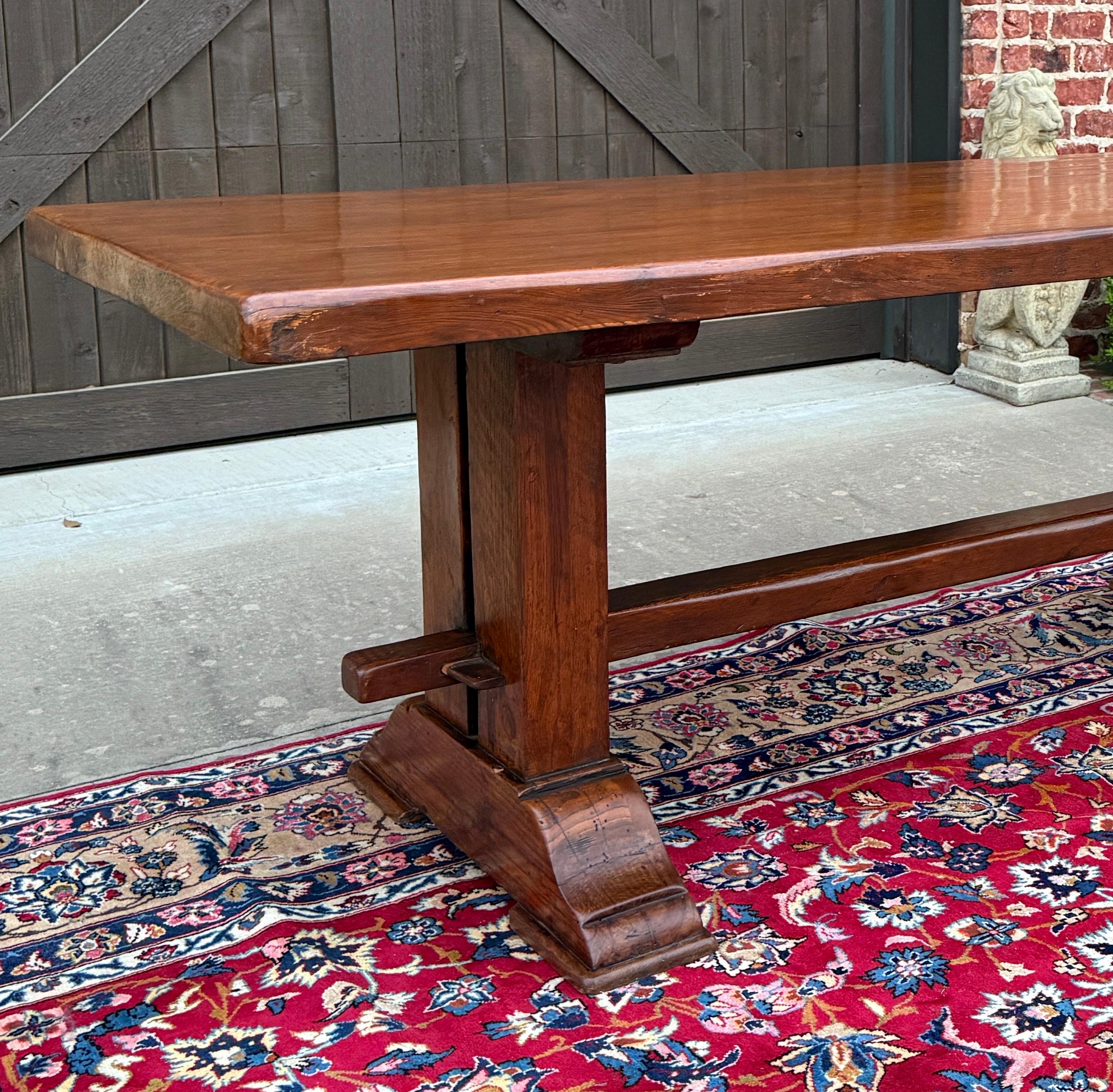 Ancienne table à manger de ferme française en chêne à double balustre vers 1900-20 en vente 2
