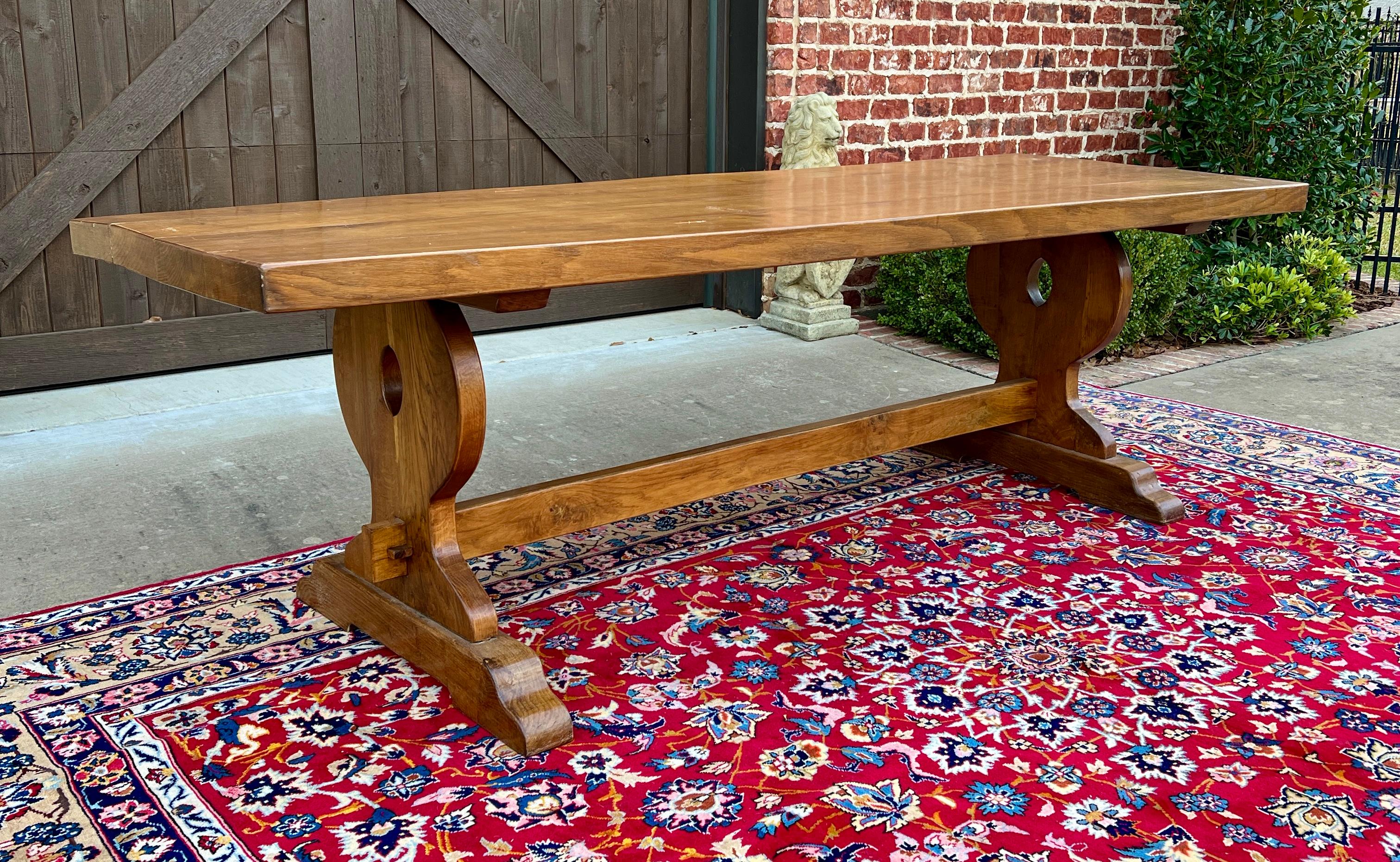 Antique French Country Farm Dining Table Farmhouse Trestle Base Honey Oak c.1920 in vendita 7