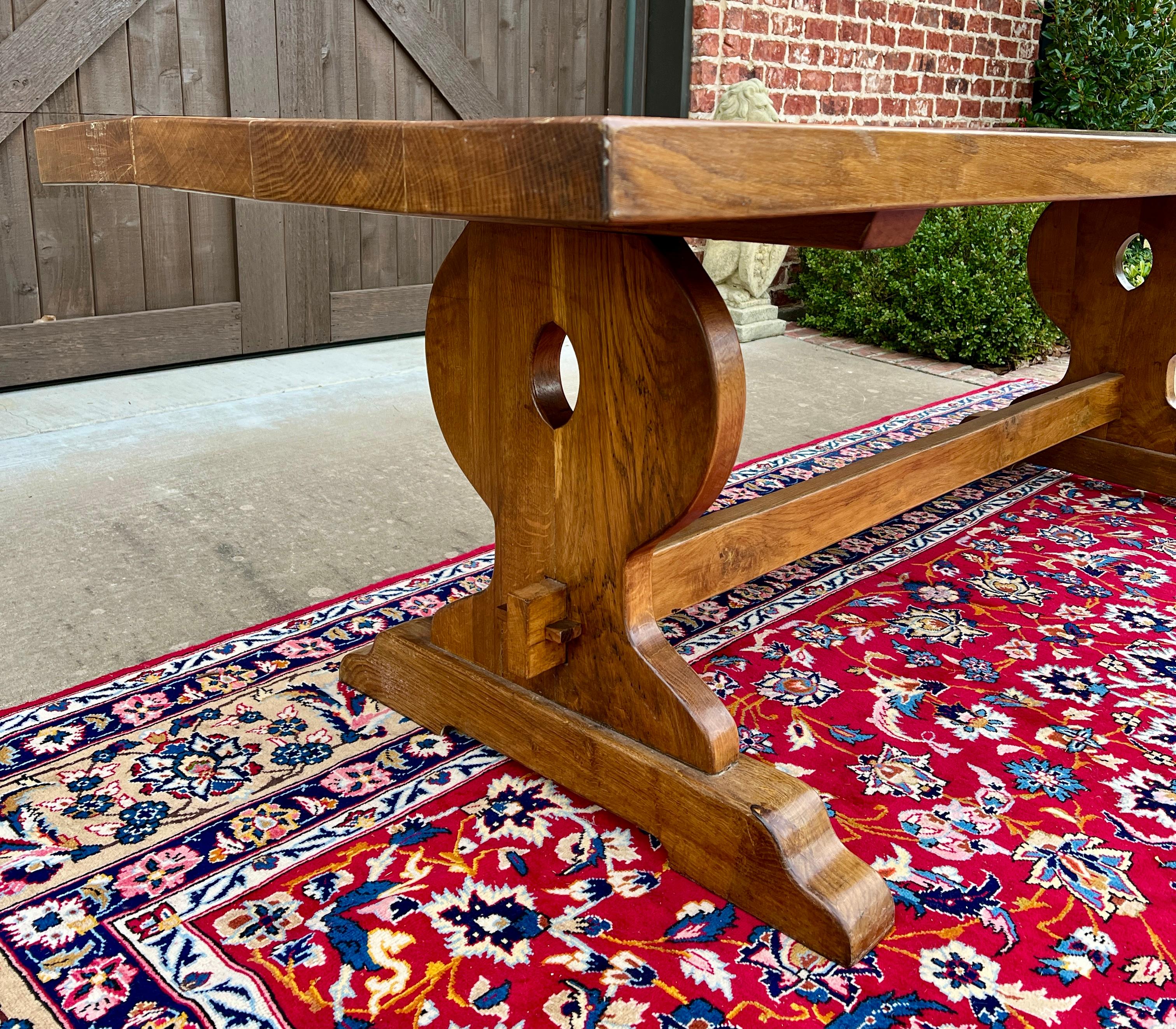 Intagliato Antique French Country Farm Dining Table Farmhouse Trestle Base Honey Oak c.1920 in vendita