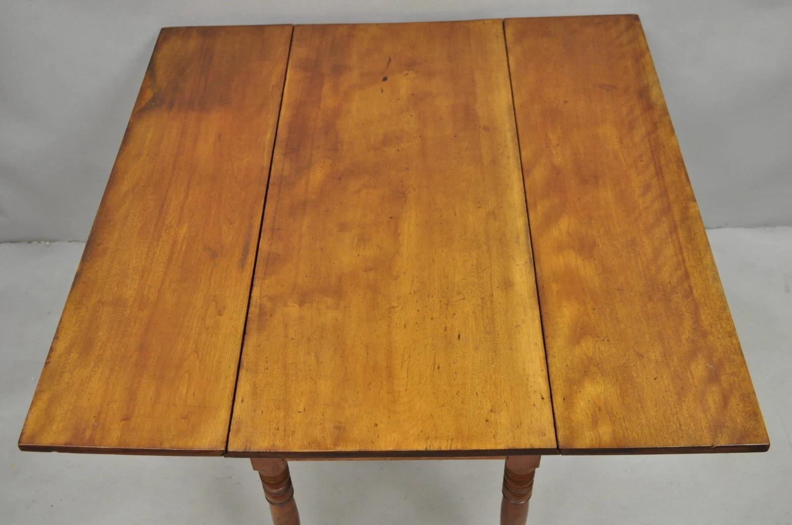Antique French Country Farmhouse Cherry Wood Drop Leaf Extensión Mesa de Comedor Cereza en venta