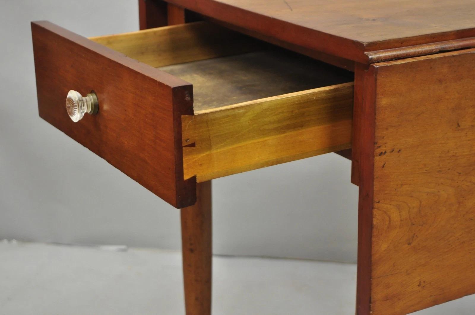 Sconosciuto Antique French Country Farmhouse Cherry Wood Drop Leaf Pembroke Dining Table in vendita
