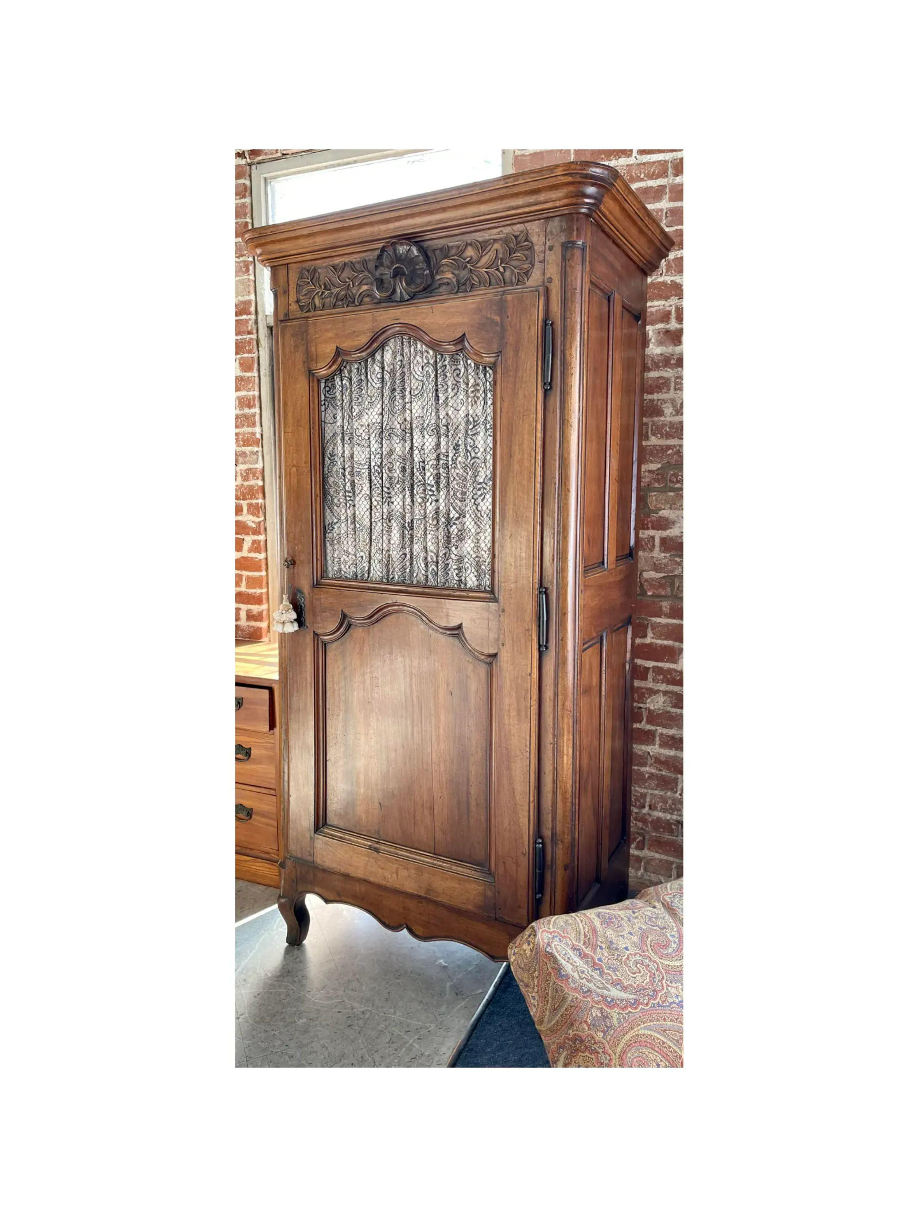 Antique 18th C French Country Fruitwood Bonnetierre ( French for hat closet ) cupboard cabinet

Additional information:
Materials: Fruitwood
Color: Brown
Period: 18th Century
Styles: French Country, French Provincial
Item Type: Vintage,