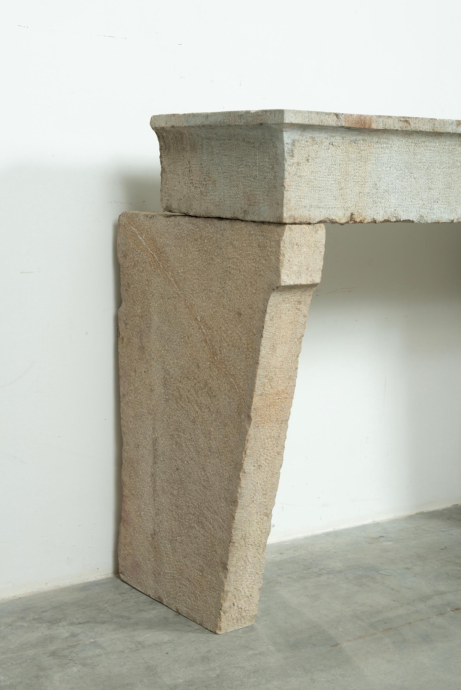 Antike Französisch Land Kalkstein Campagnard Stil Kamin Mantel im Angebot 8
