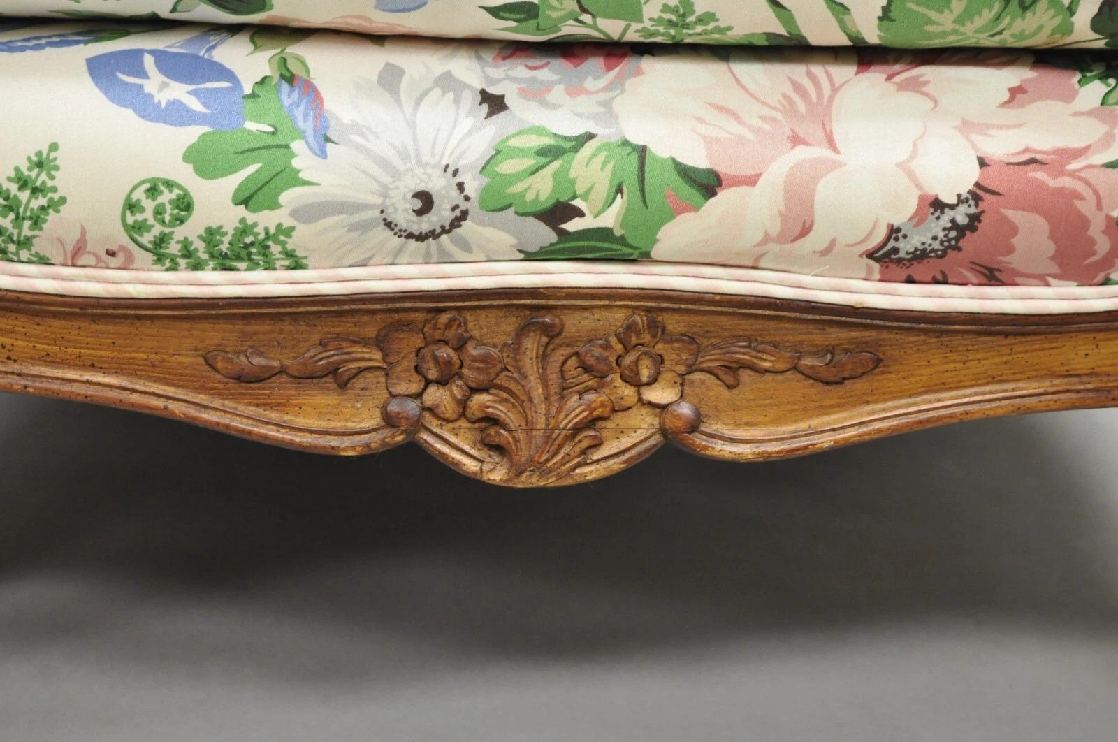 Antique French Country Louis XV Style Carved Walnut Bergere Wingback Chairs Pairée in vendita 1