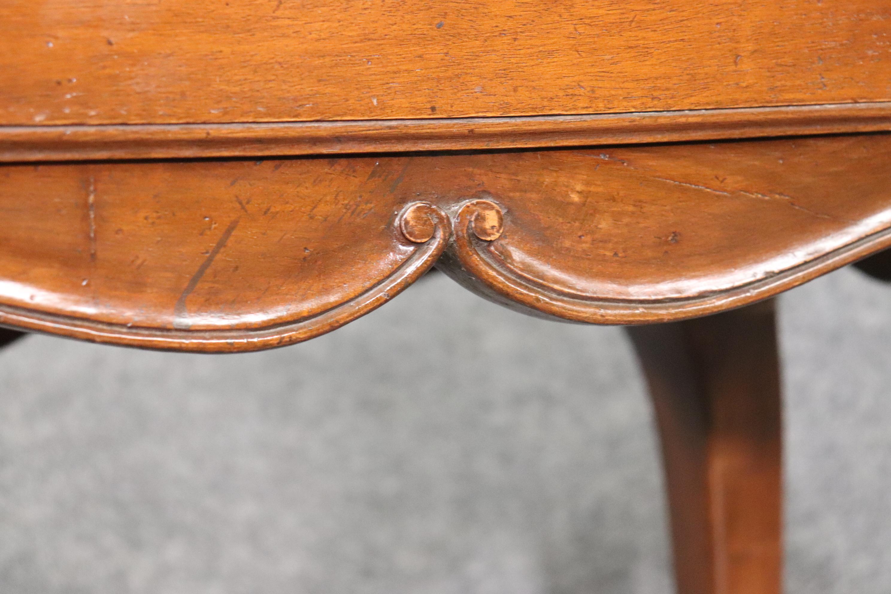 Antique French Country Louis XV Walnut Writing Desk Table, Circa 1920 For Sale 6