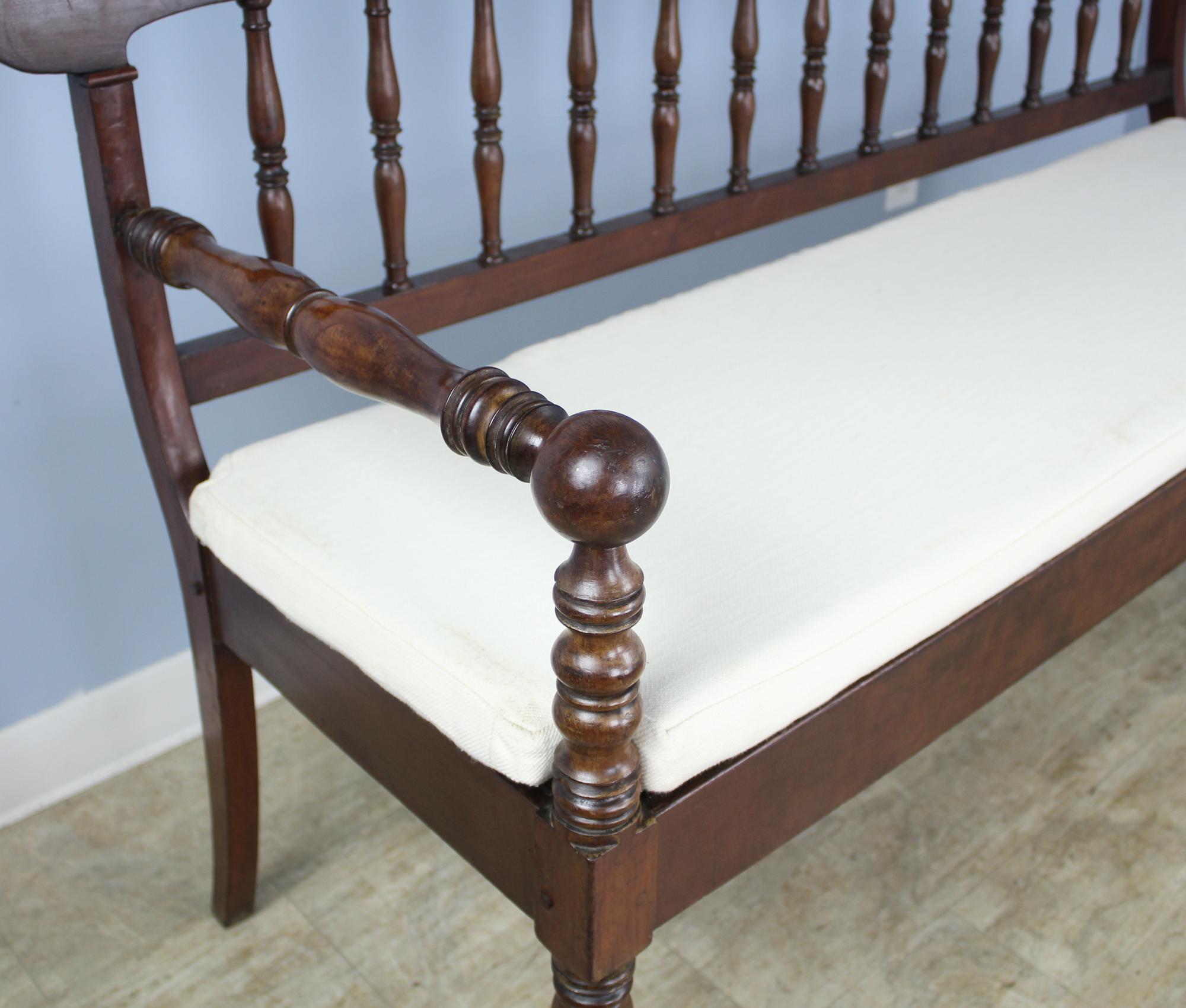 Banc ancien en acajou de style campagnard français Bon état à Port Chester, NY