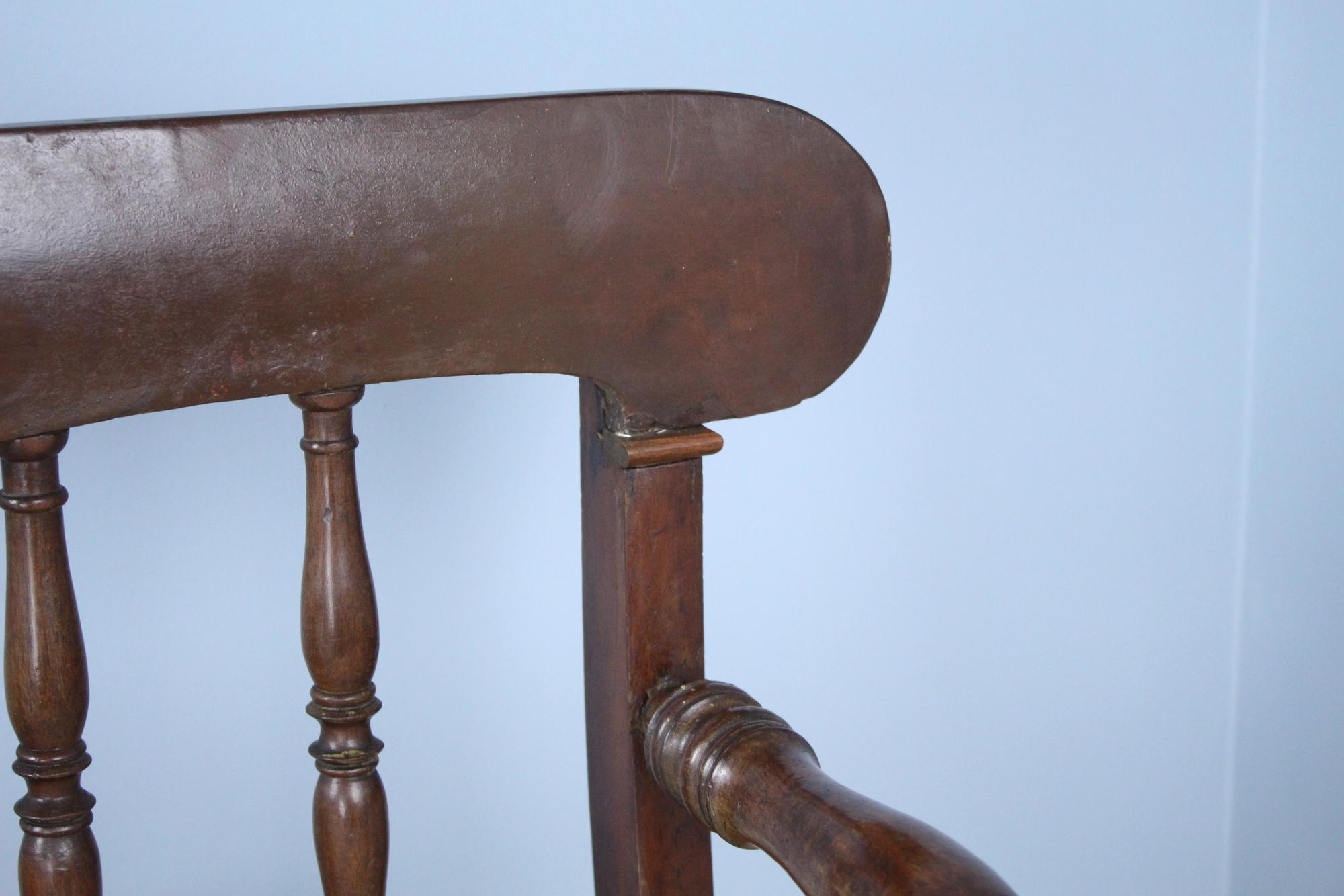 Banc ancien en acajou de style campagnard français 1