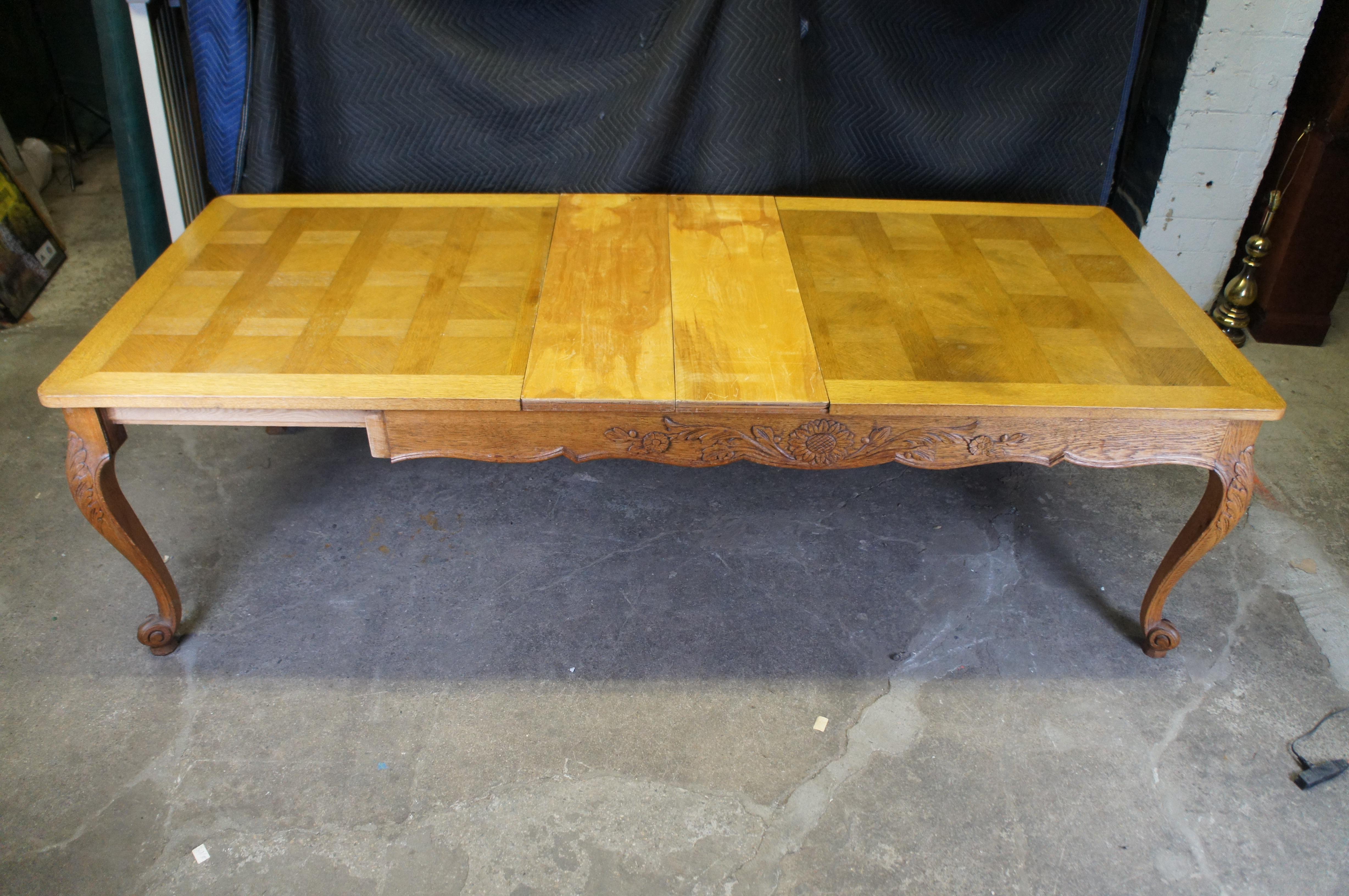 Antique French Country Oak Extendable Carved Floral Acanthus Dining Table For Sale 5