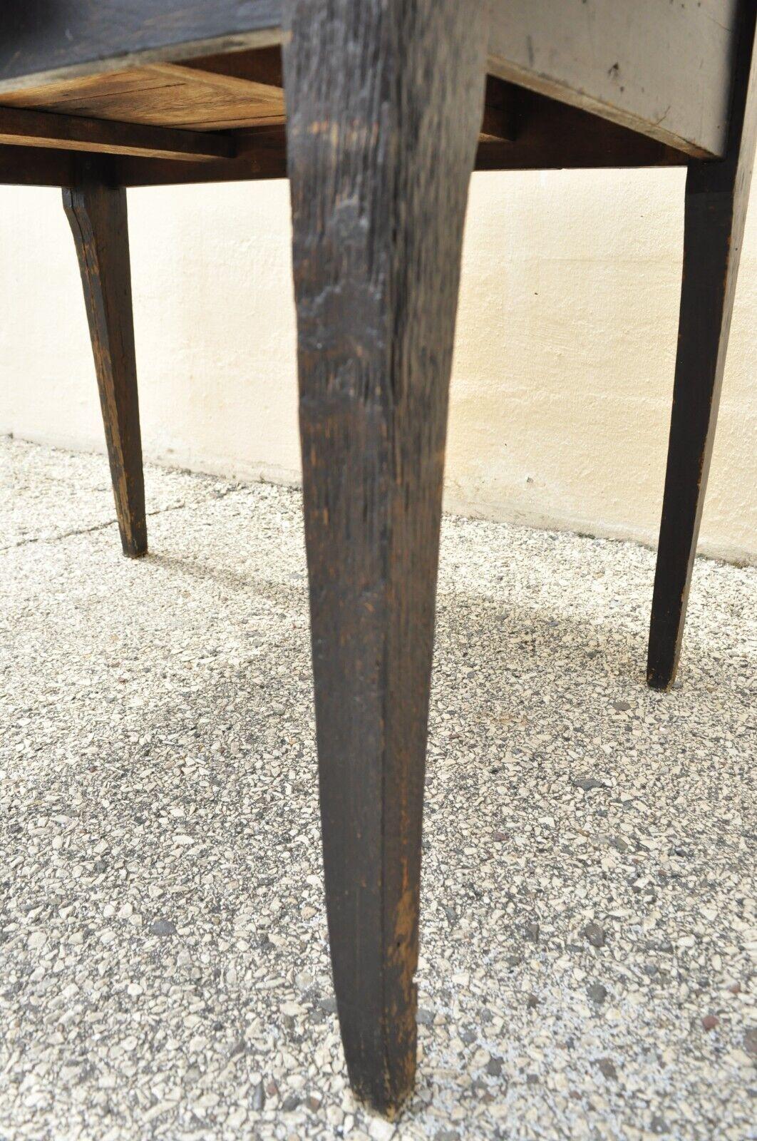 Antique French Country Rustic Black Distress Painted 1 Drawer Breakfast Table in vendita 3