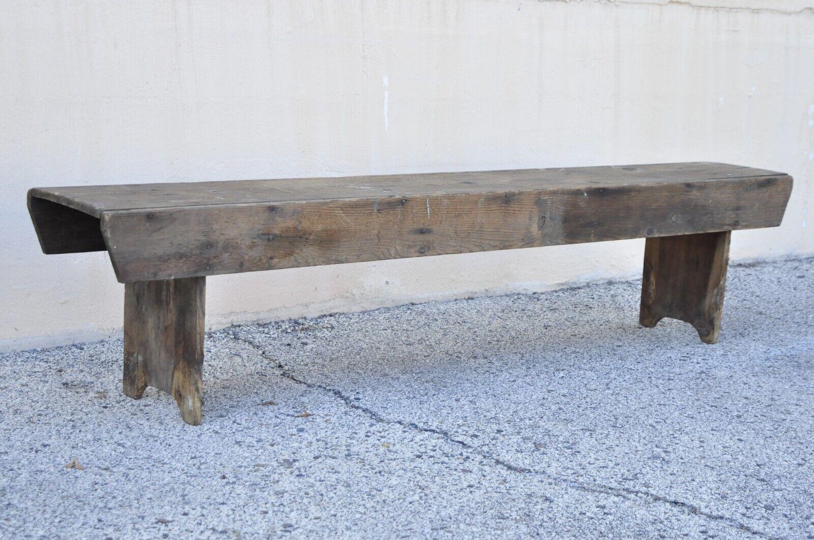 Ancien banc en planches de bois vieilli de style primitif français en vente 4