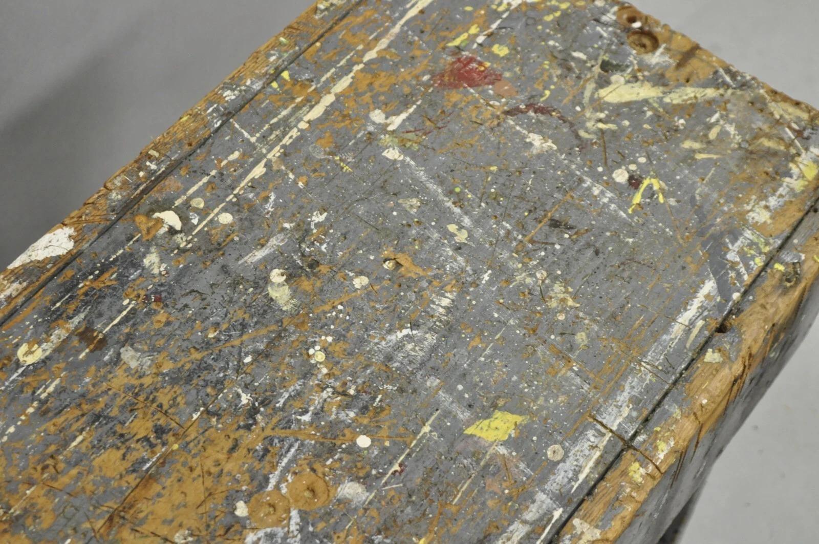 Antique French Country Primitive Gray Painted Paint Splattered Work Bench Stool In Good Condition For Sale In Philadelphia, PA