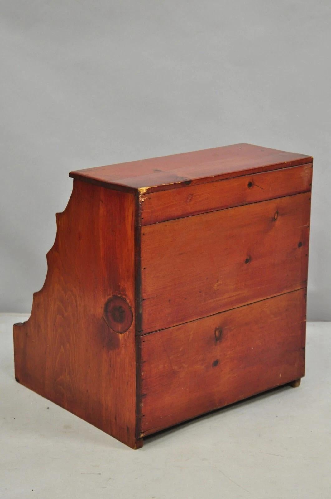 Antique French Country Primitive Pine Wood Farmhouse Magazine Rack Book Stand in vendita 3