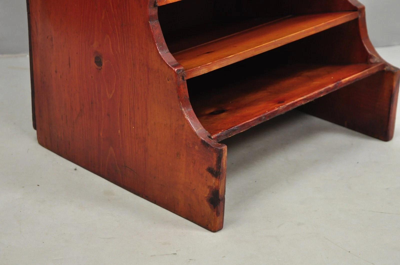 Pino Antique French Country Primitive Pine Wood Farmhouse Magazine Rack Book Stand in vendita