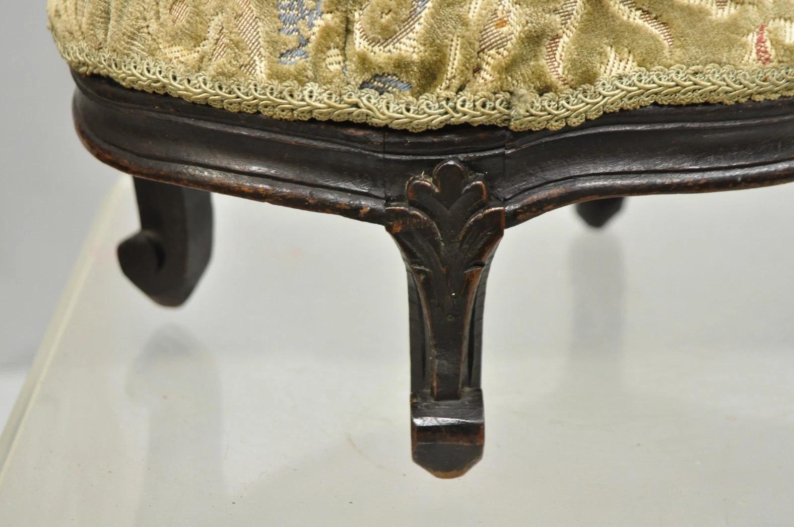 Antique French Country Provincial Oval Carved Walnut Petite Footstool Ottoman In Good Condition For Sale In Philadelphia, PA