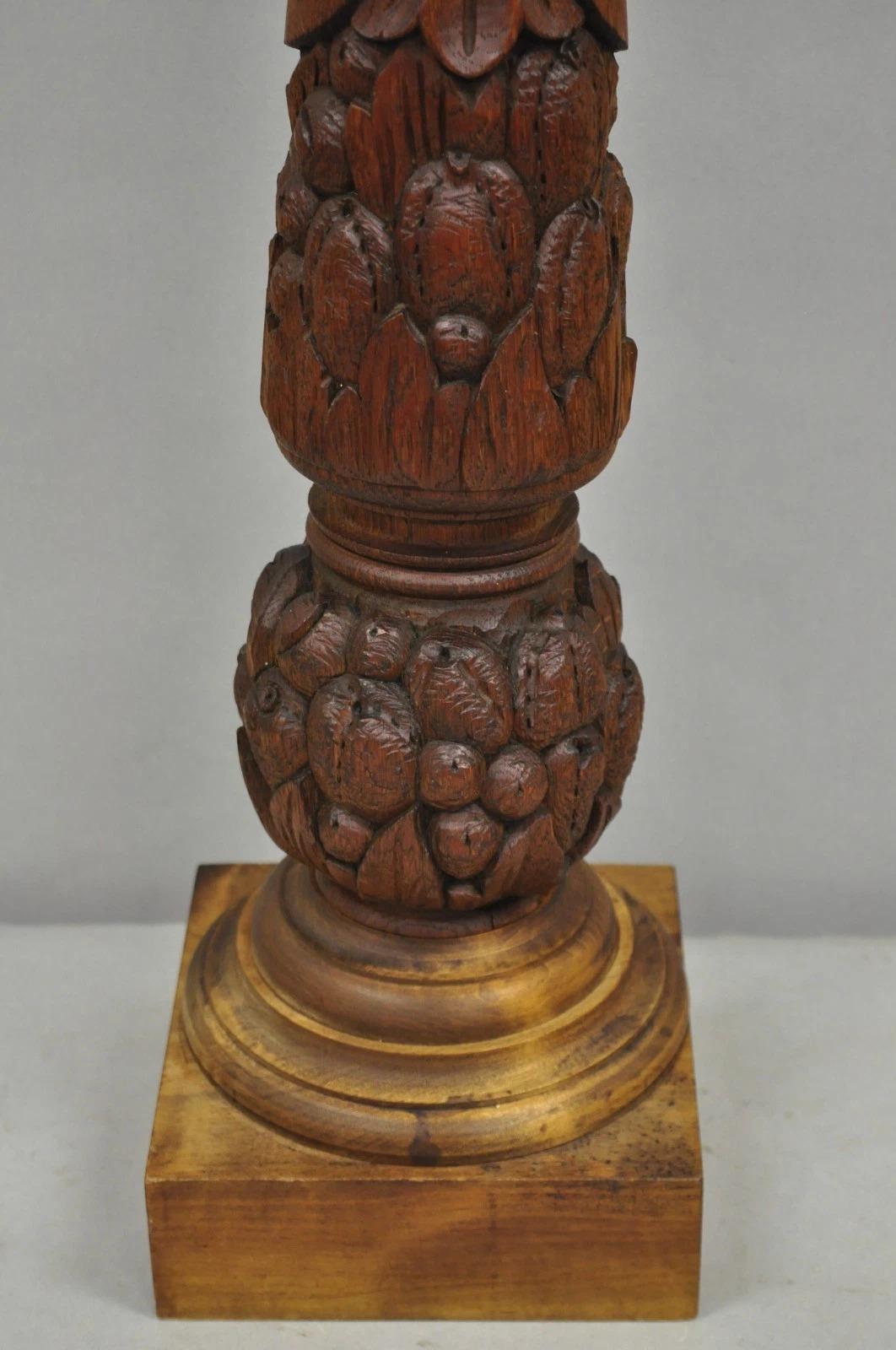 XIX secolo Lampada da tavolo a balaustro in legno di quercia intagliato di Antique French Country Reclaimed Harvest. in vendita