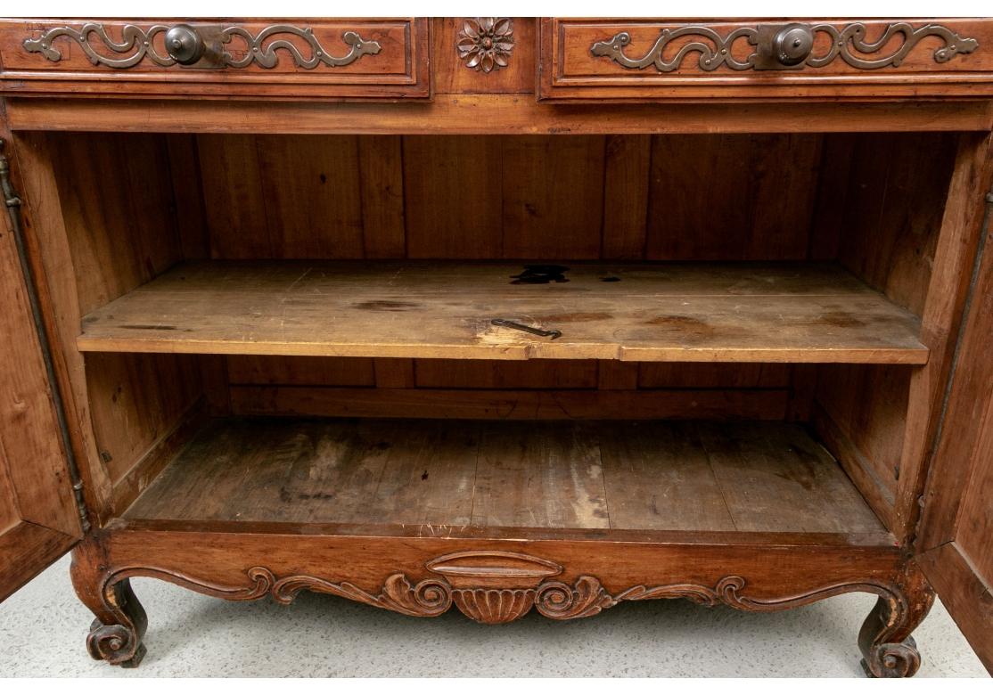 Armario Servidor de Nogal Antique French Country siglo XIX en venta