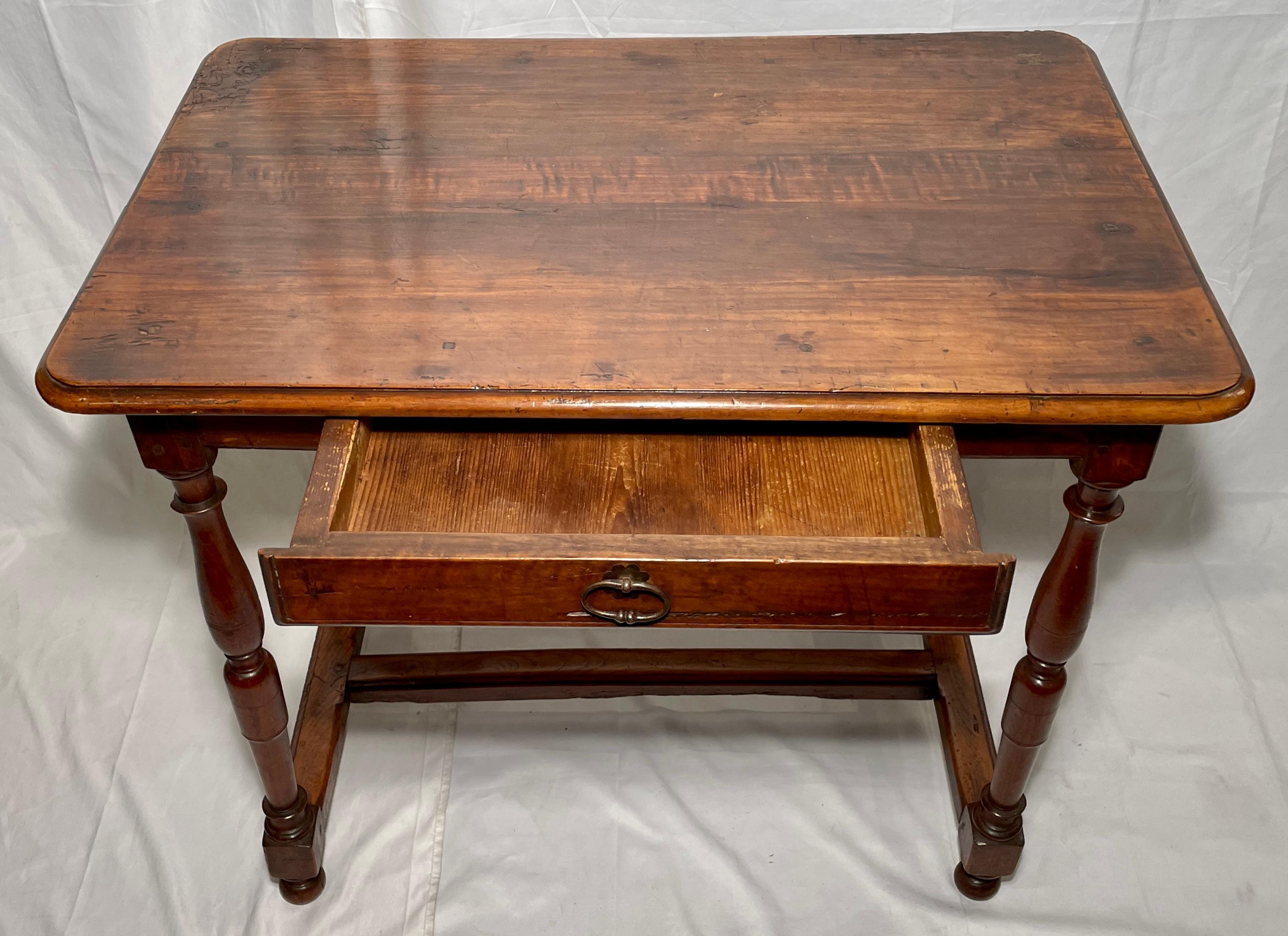 Antique French Country Walnut Table, circa 1890s-1900s In Good Condition For Sale In New Orleans, LA