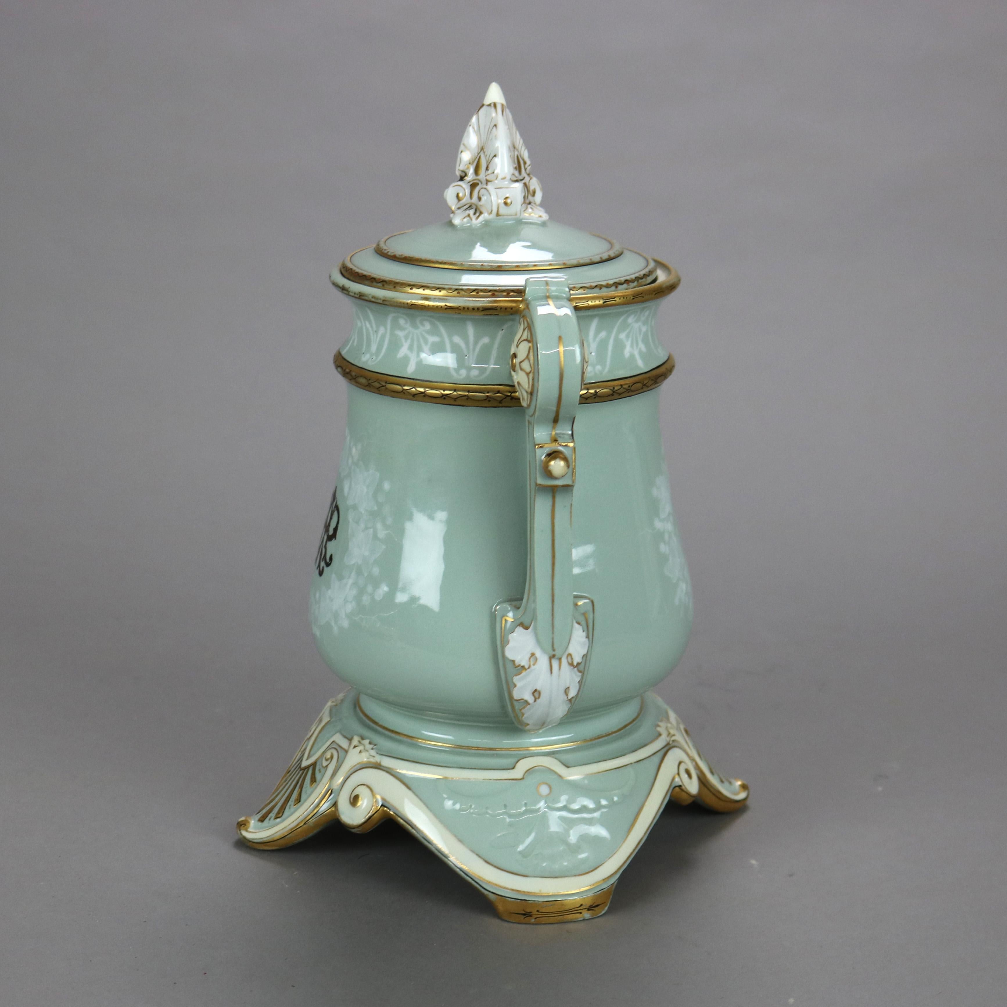 Antike französische C.P. & Co. Porzellan Urne mit Fuß und Deckel C1890 im Angebot 1