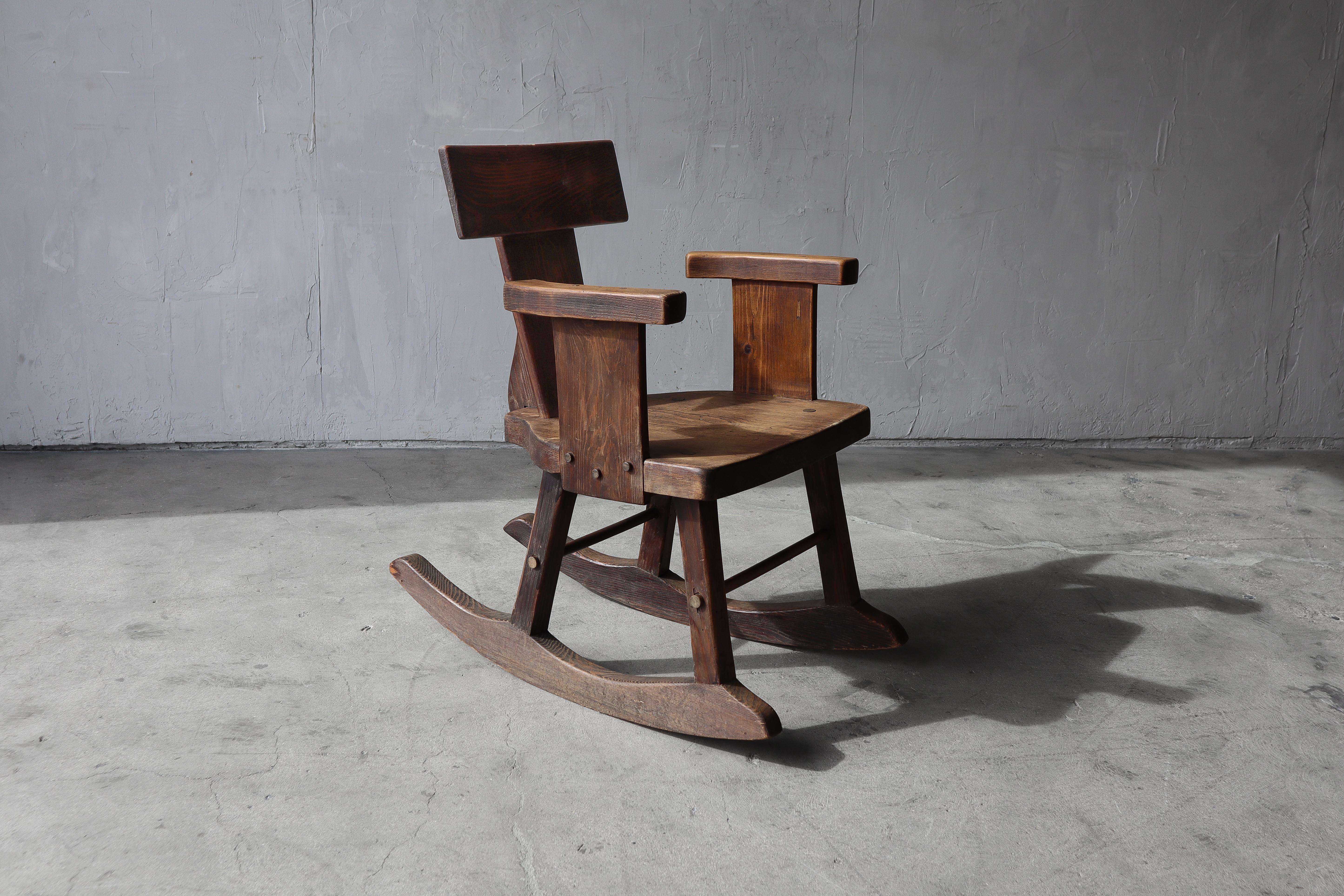 Antique French Craftsman Wabi Sabi Rocking Chair In Good Condition For Sale In Las Vegas, NV