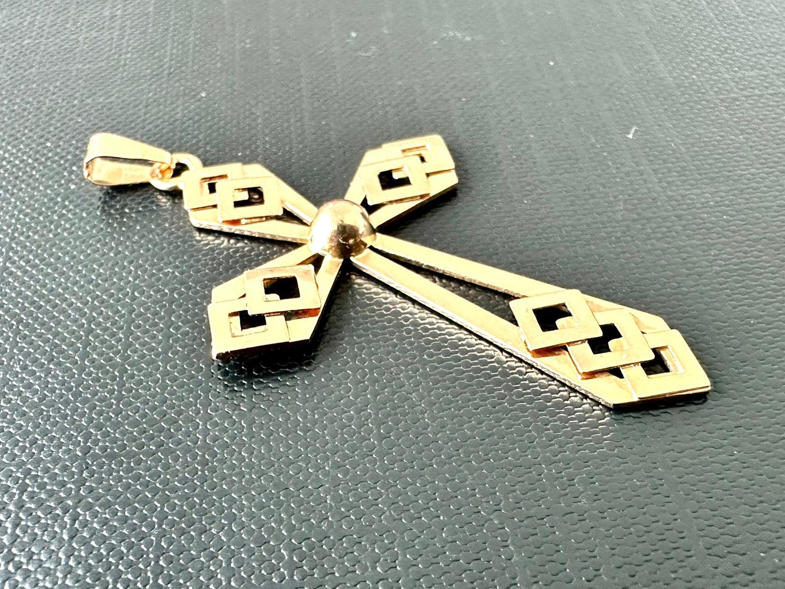 Antique French Cross with Geometric Motifs 18 Karat Yellow Gold For Sale 2