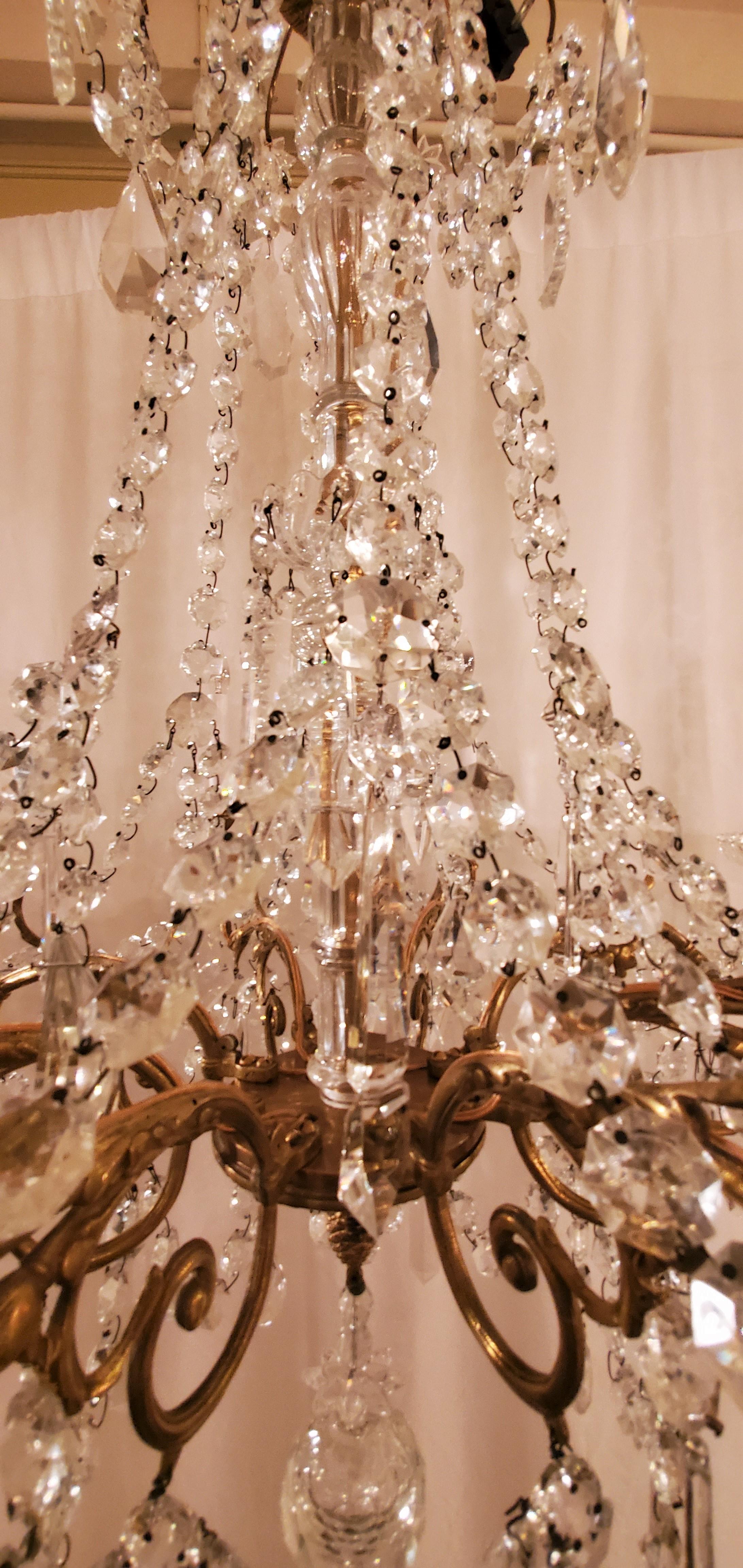 Antique French Crystal and Bronze 8-Light Chandelier, circa 1910 In Good Condition For Sale In New Orleans, LA