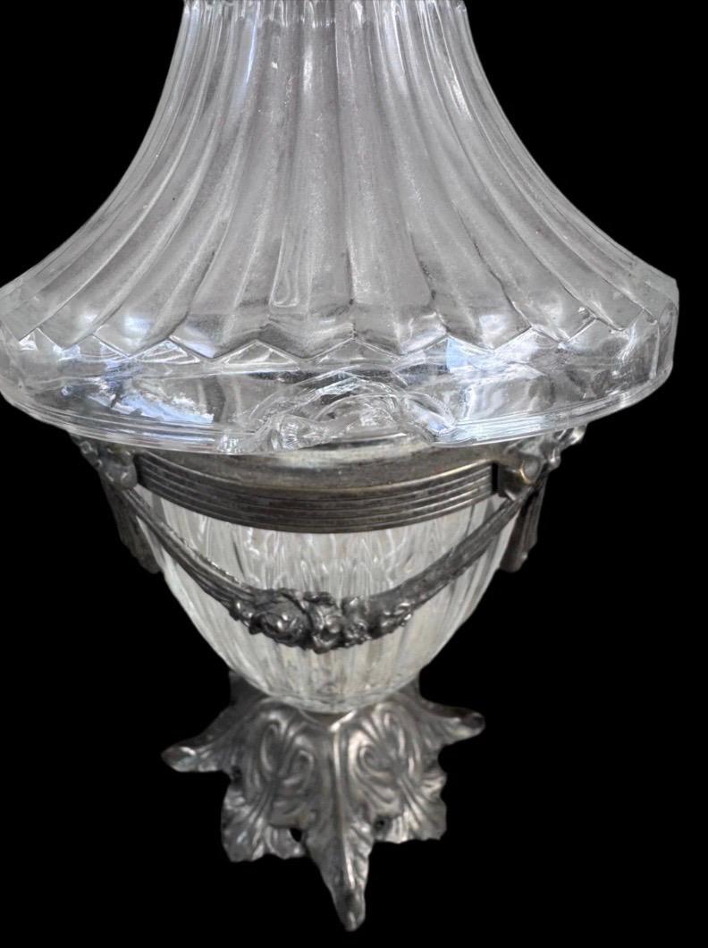 Métal Urnes à Cassettes Antiques Françaises en Cristal et Bronze avec Poignées en Tête de Bélier - Paire en vente