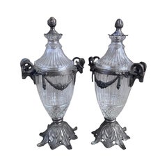 Urnes à Cassettes Antiques Françaises en Cristal et Bronze avec Poignées en Tête de Bélier - Paire