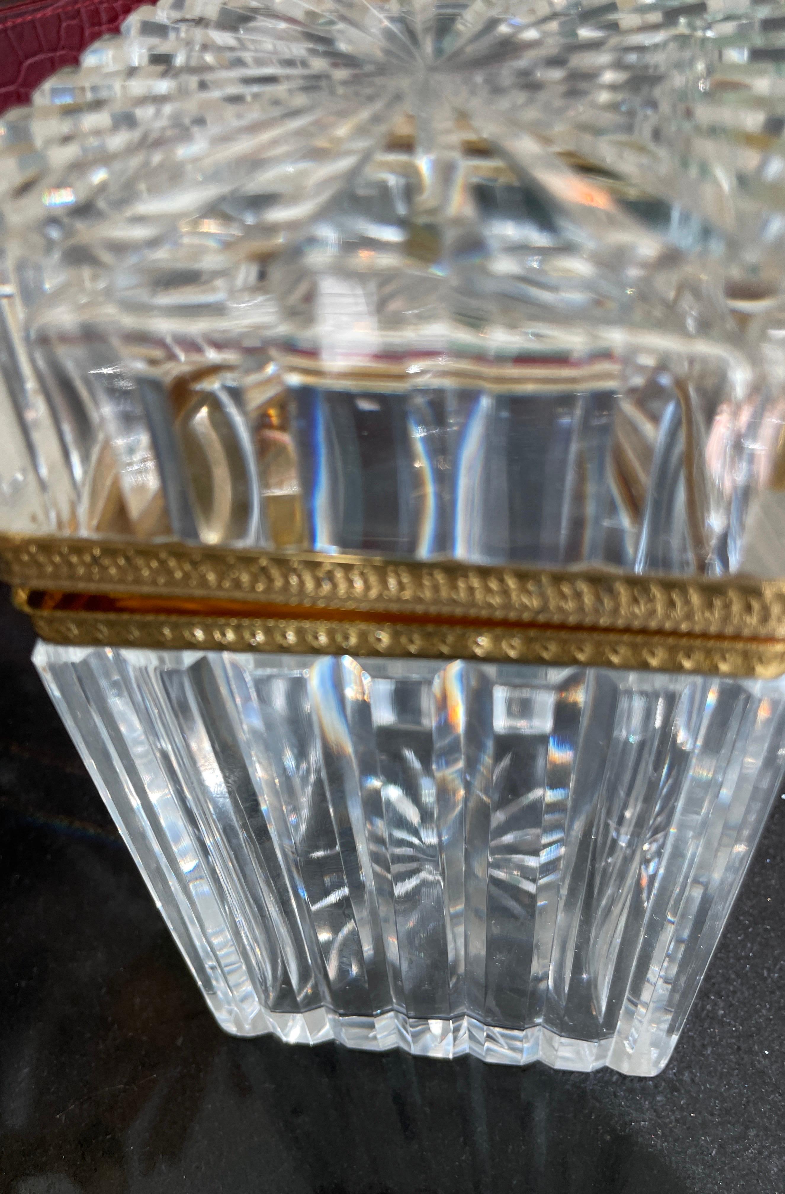 Antique French Crystal & Dore Bronze Tall Dresser Box (Cassettone) in vendita 1