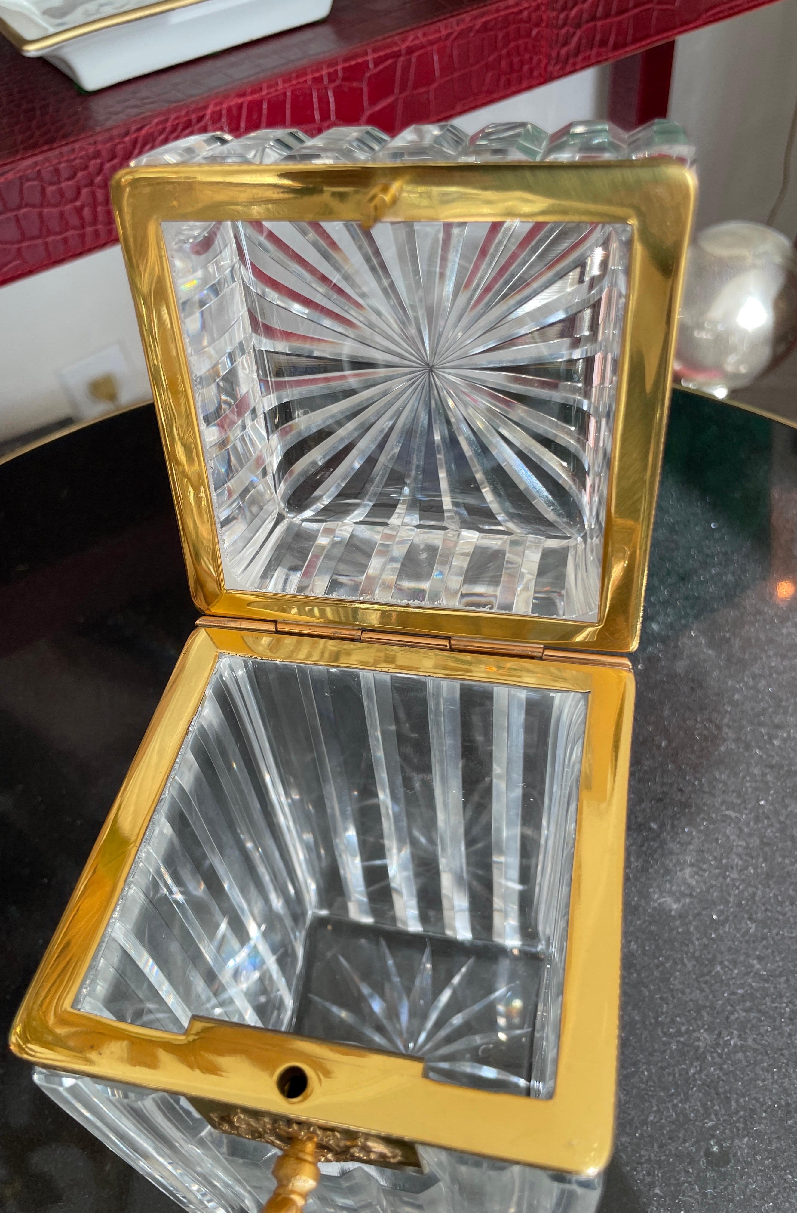Antique French Crystal & Dore Bronze Tall Dresser Box (Cassettone) in vendita 2