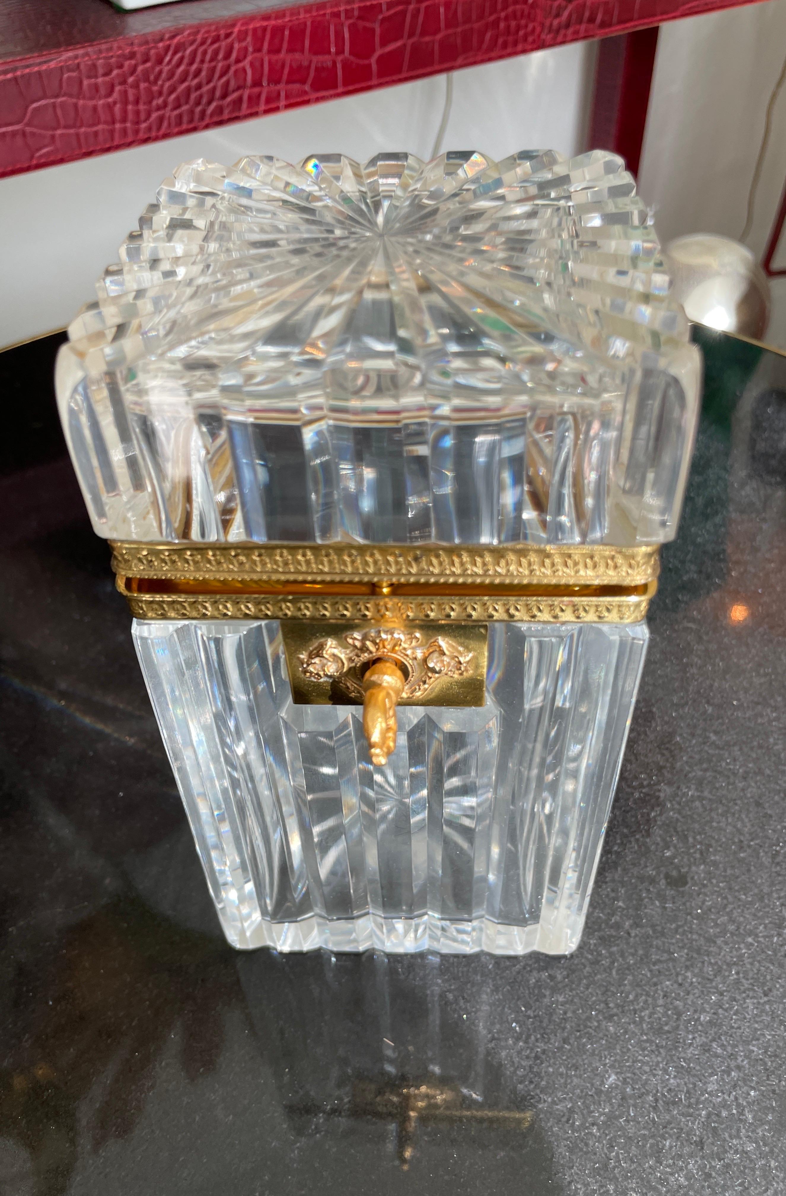 Antique French Crystal & Dore Bronze Tall Dresser Box (Cassettone) in vendita 3