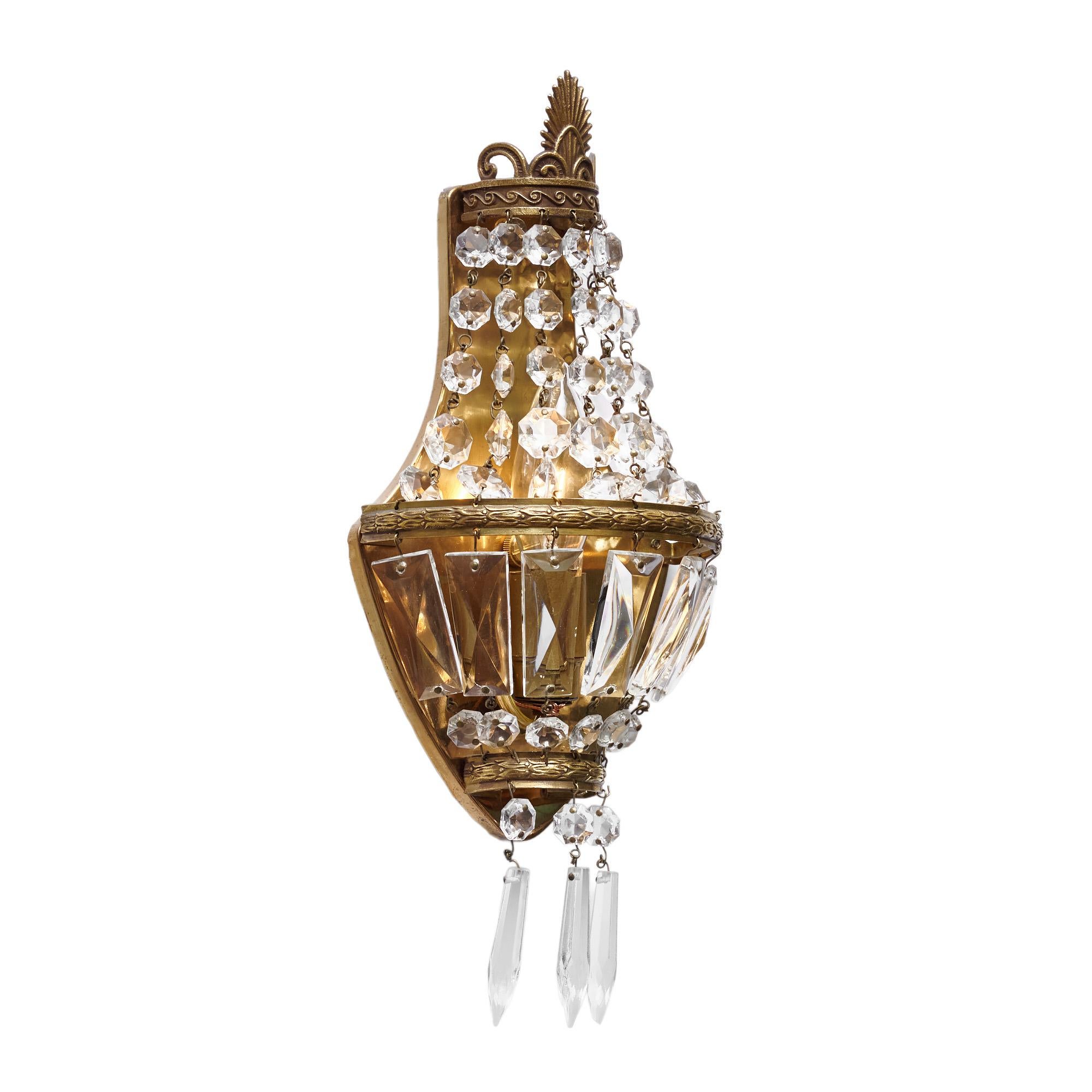 Antique French Crystal Sconces (Art déco) im Angebot
