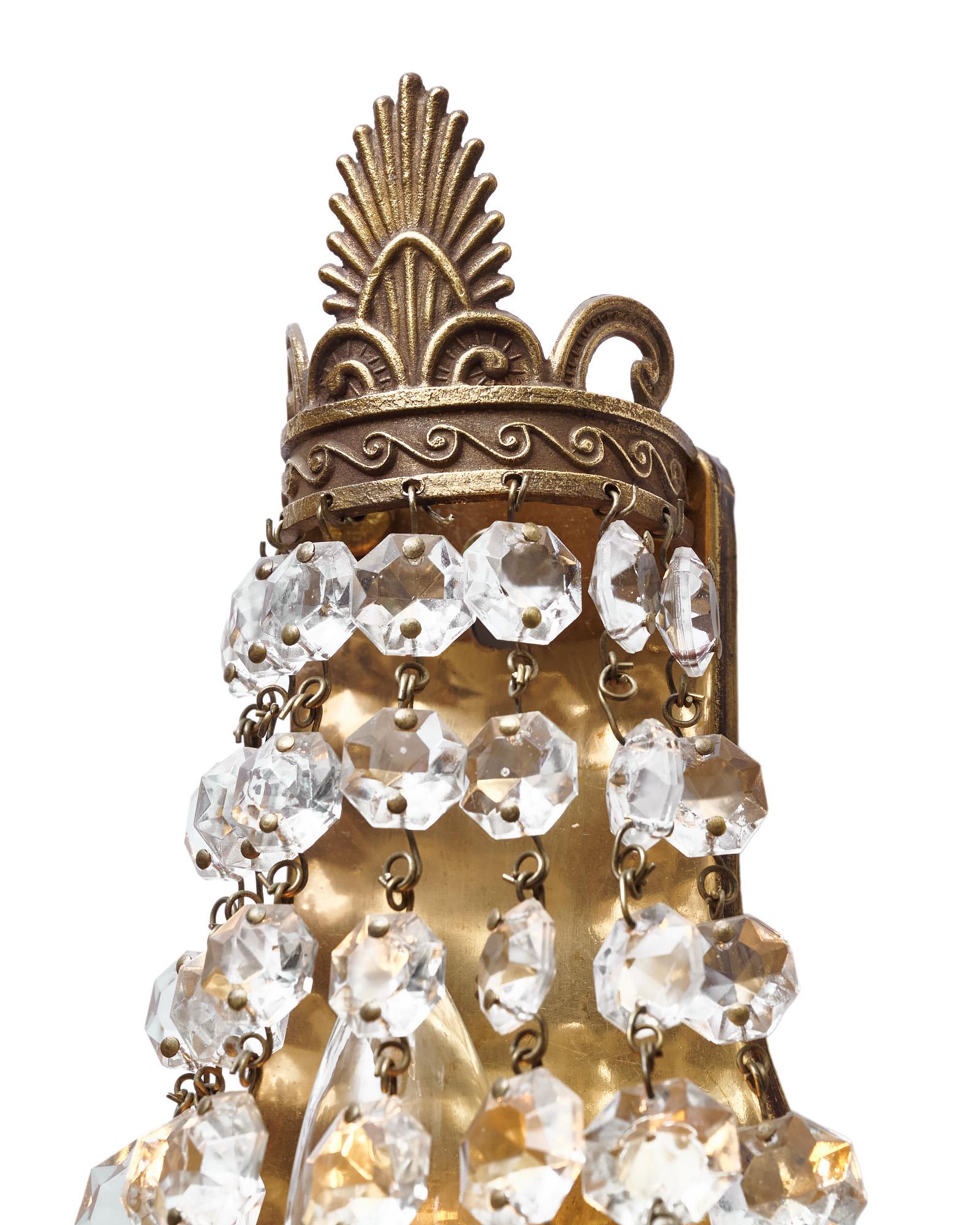 Antique French Crystal Sconces im Zustand „Gut“ im Angebot in Austin, TX