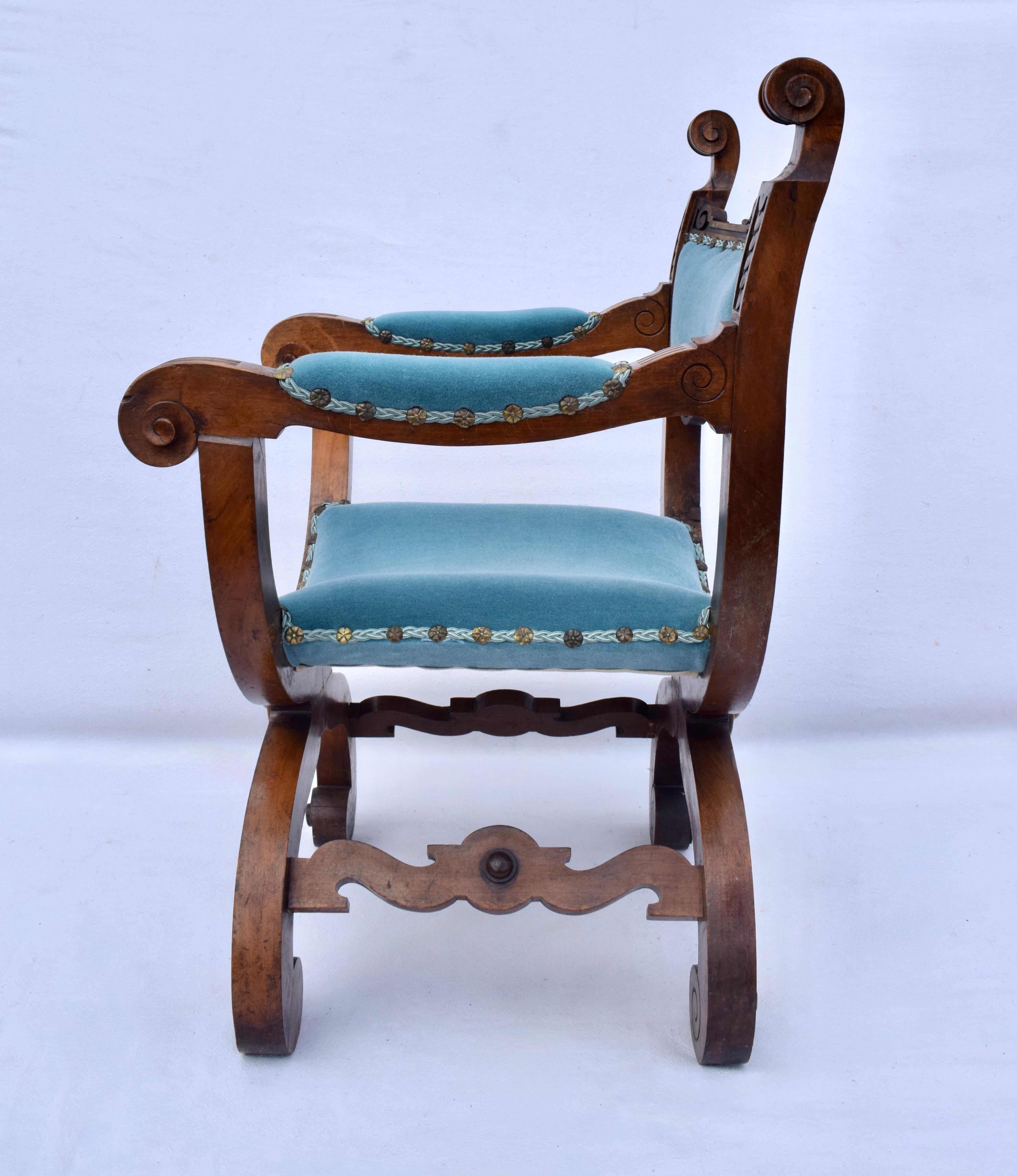 Antique French Curule Thronsessel aus Mohair (Neoklassisch) im Angebot