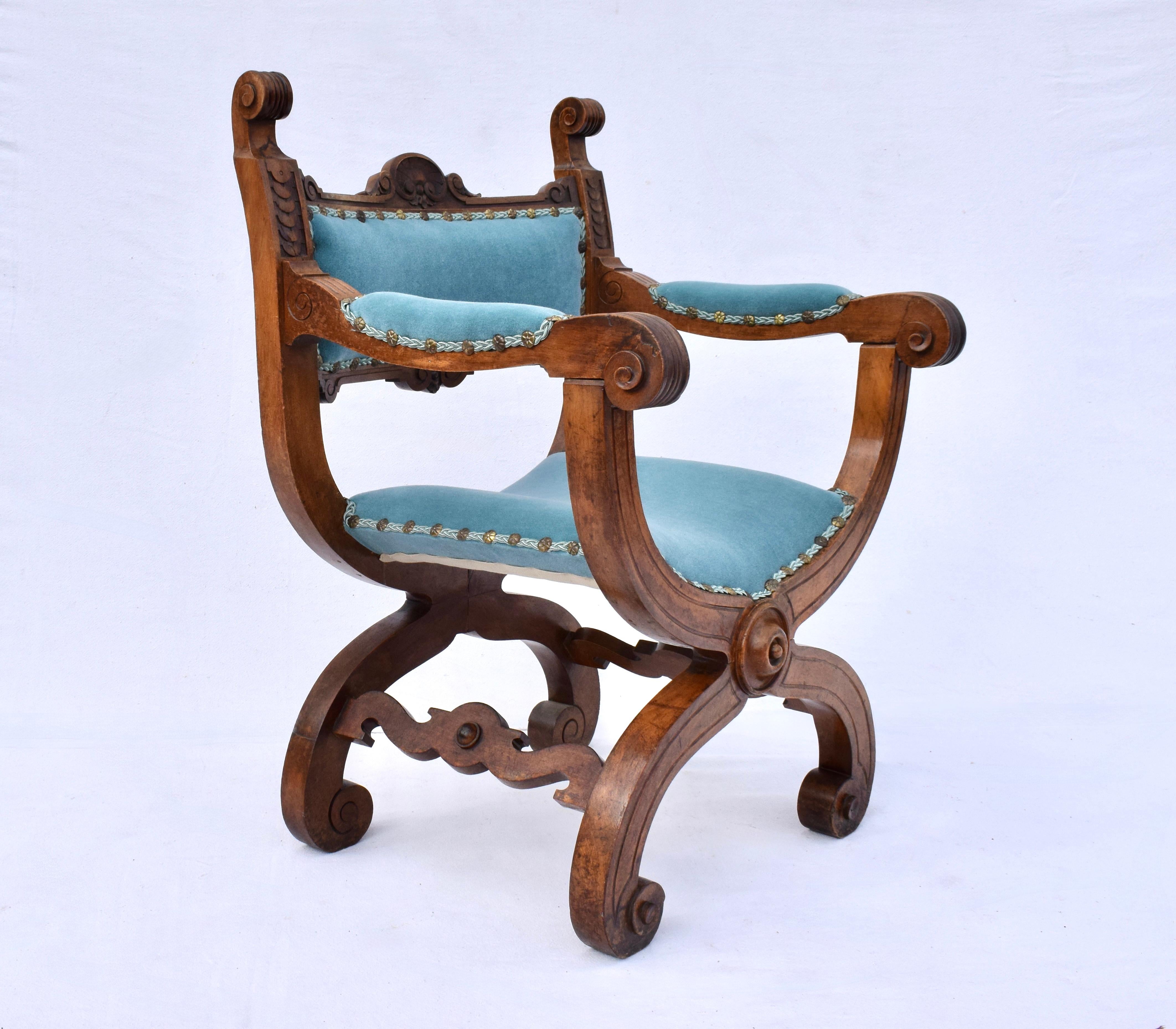 Antique French Curule Thronsessel aus Mohair (Französisch) im Angebot