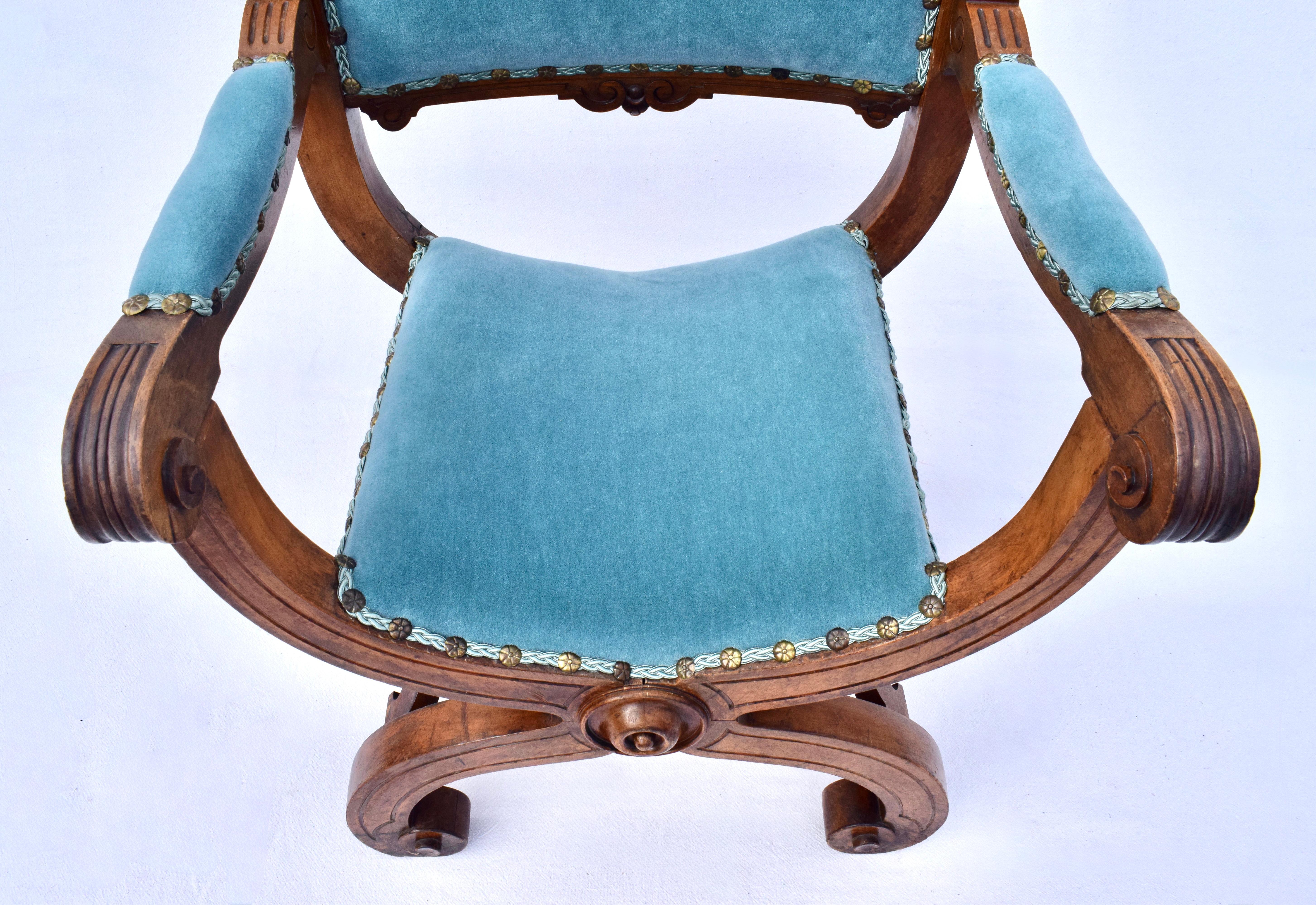 Antique French Curule Thronsessel aus Mohair im Zustand „Gut“ im Angebot in Southampton, NJ