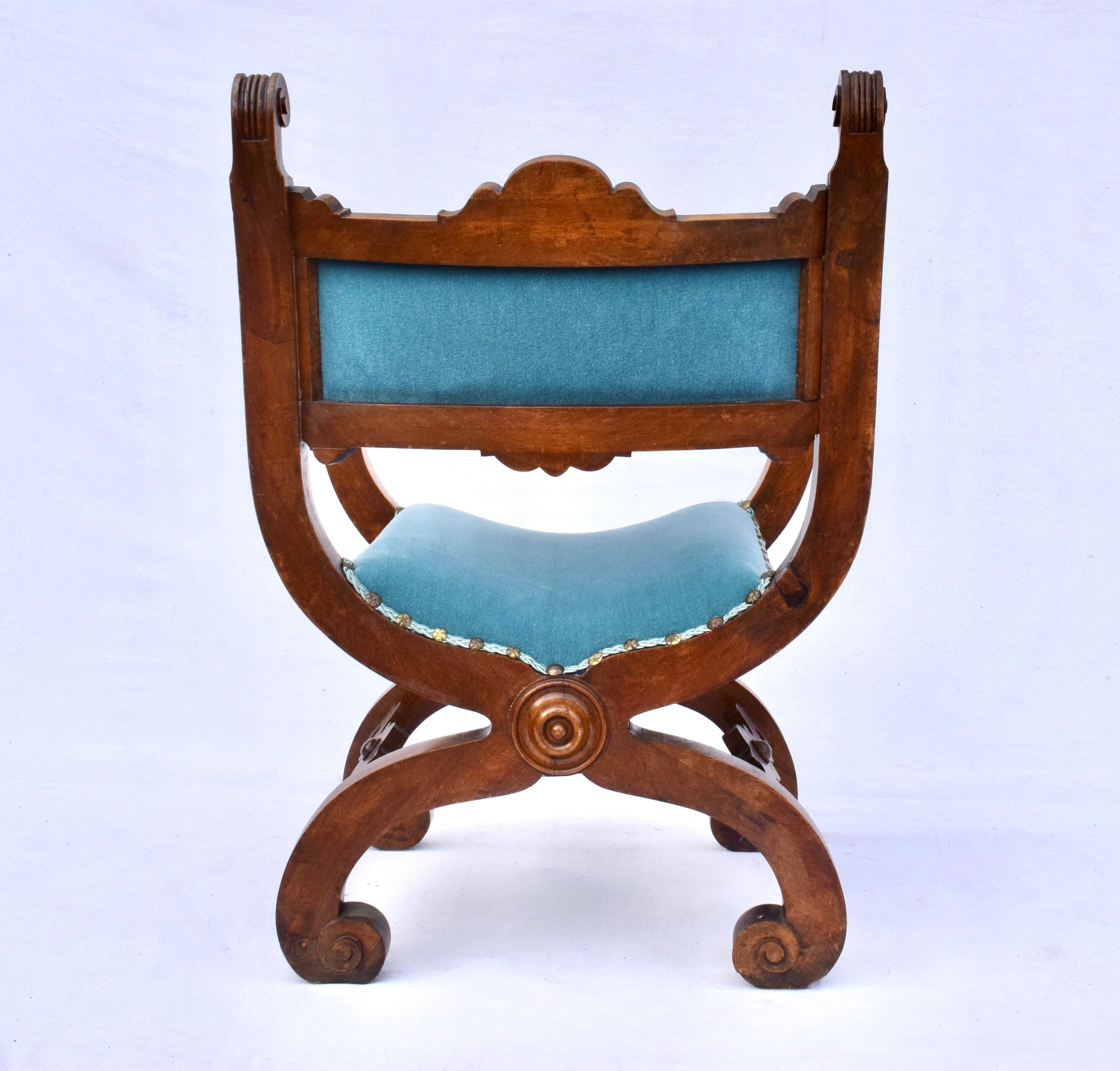 Antique French Curule Thronsessel aus Mohair (Messing) im Angebot